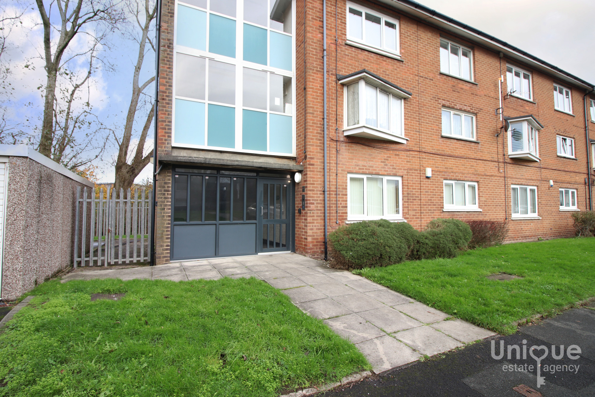 1 bedroom Flat share To Let