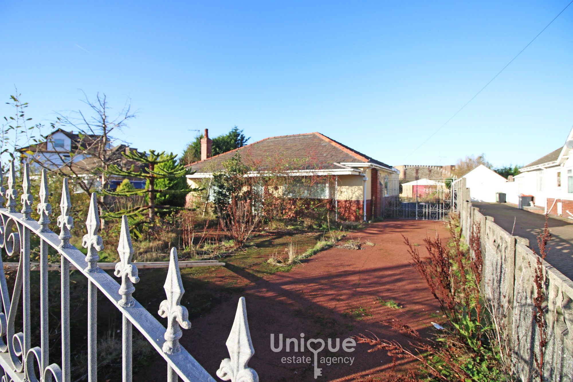 3 bedroom Detached bungalow Under Offer