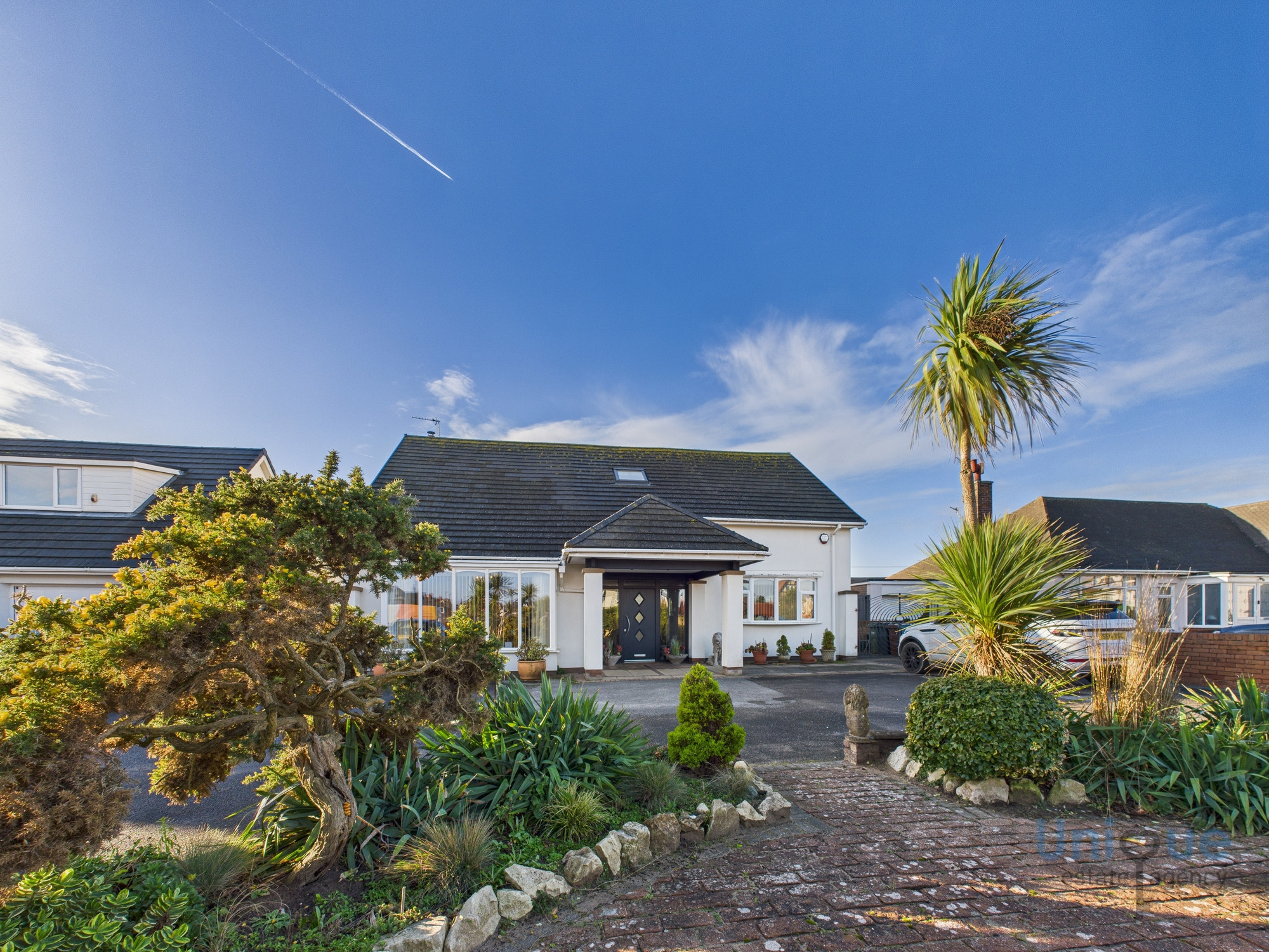 4 bedroom Detached bungalow For Sale