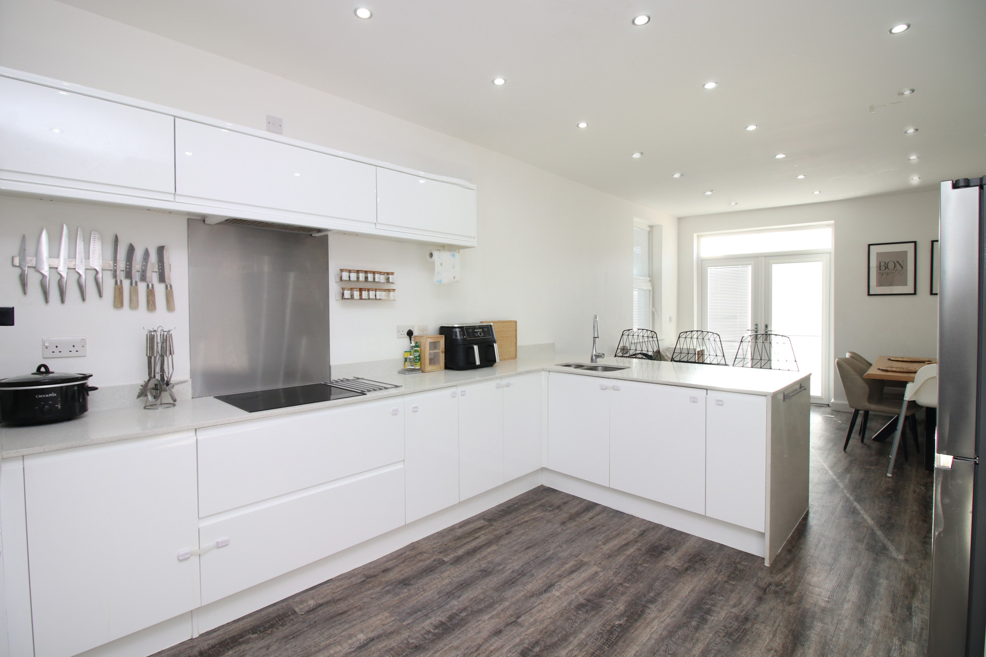 4 bedroom Semi-detached house For Sale