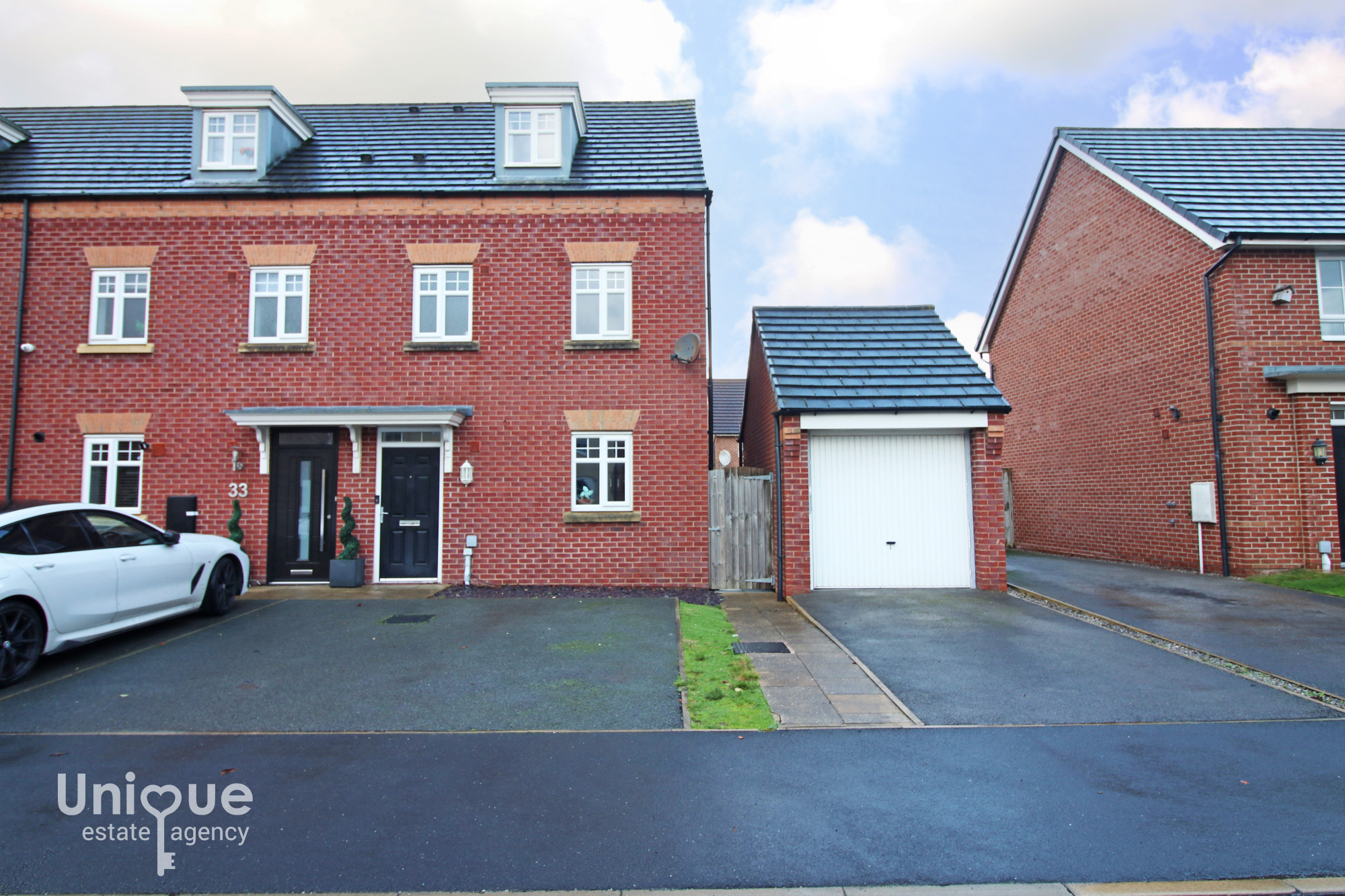 3 bedroom End of terrace house For Sale