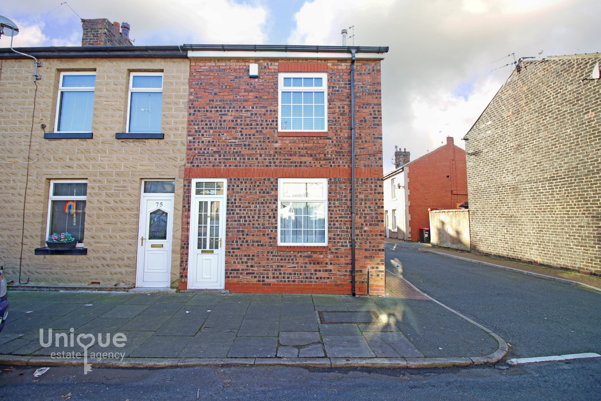 2 bedroom End of terrace house Under Offer