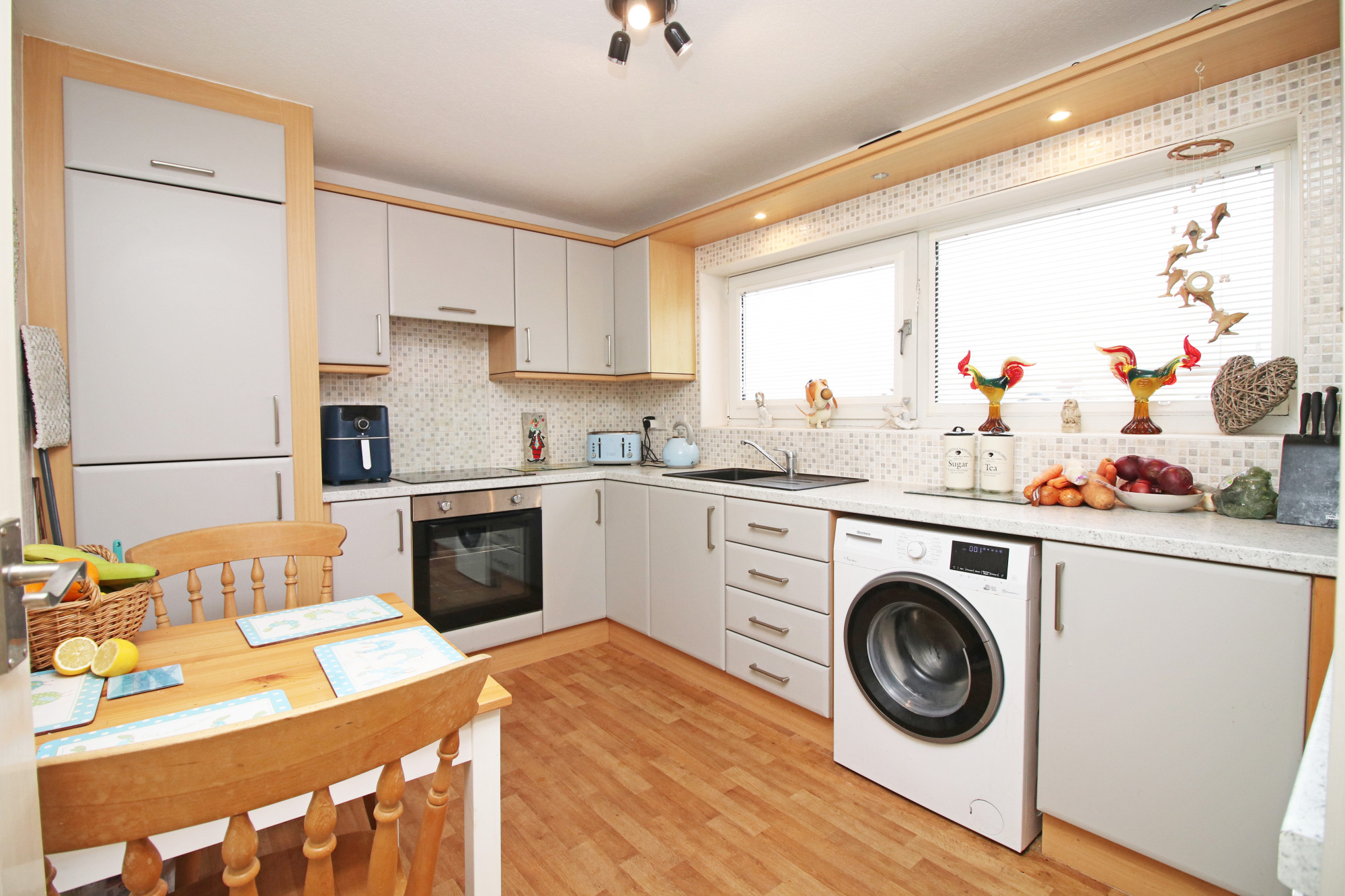 2 bedroom Flat share To Let