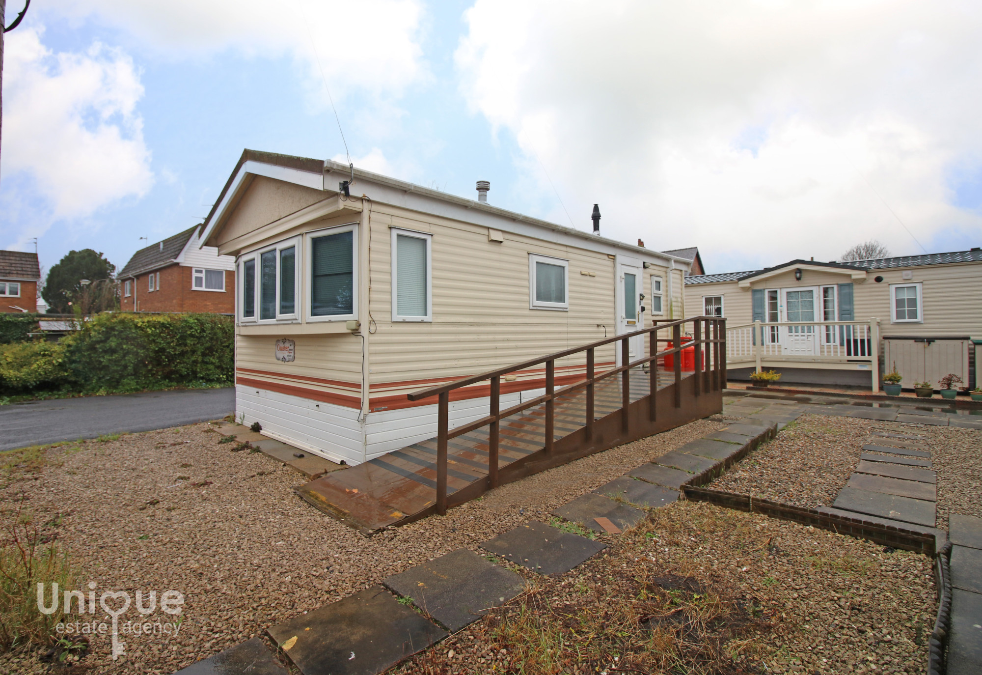 2 bedroom House (unspecified) For Sale