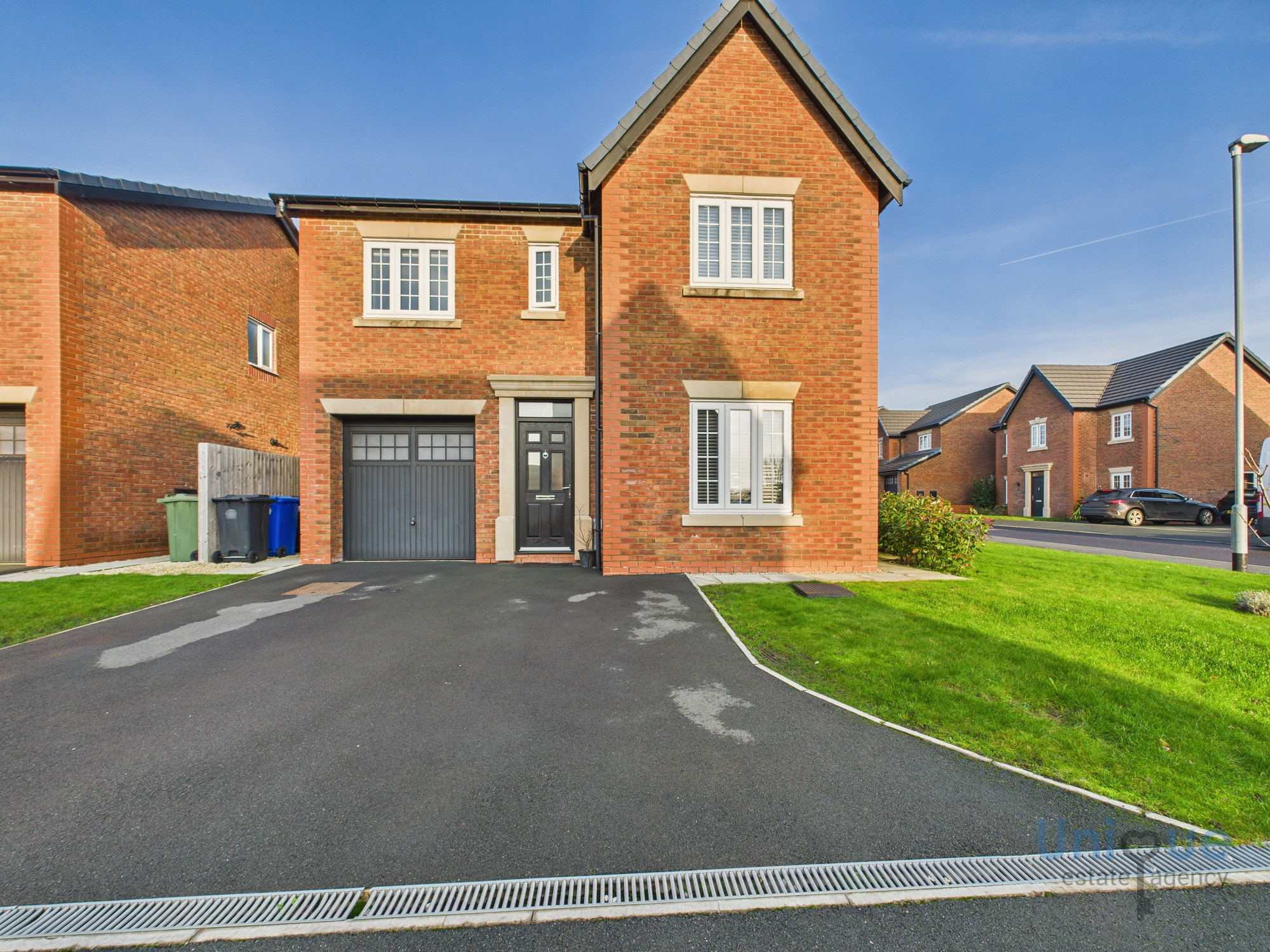 4 bedroom Link detached house For Sale