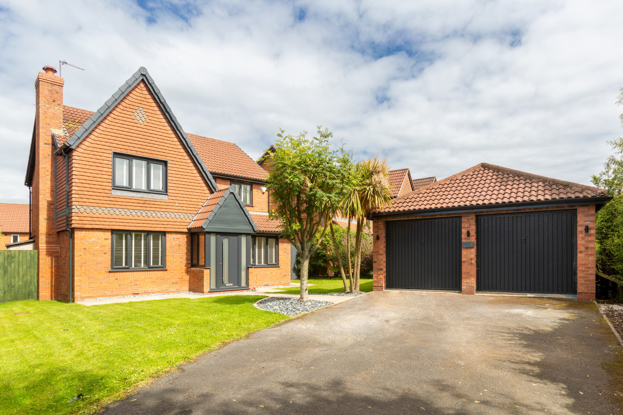 4 bedroom Link detached house For Sale