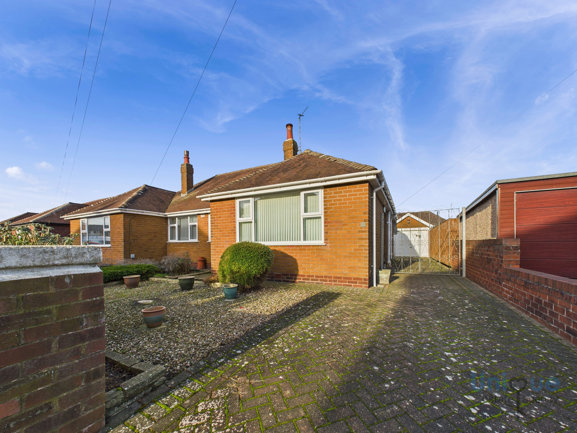2 bedroom Detached bungalow For Sale