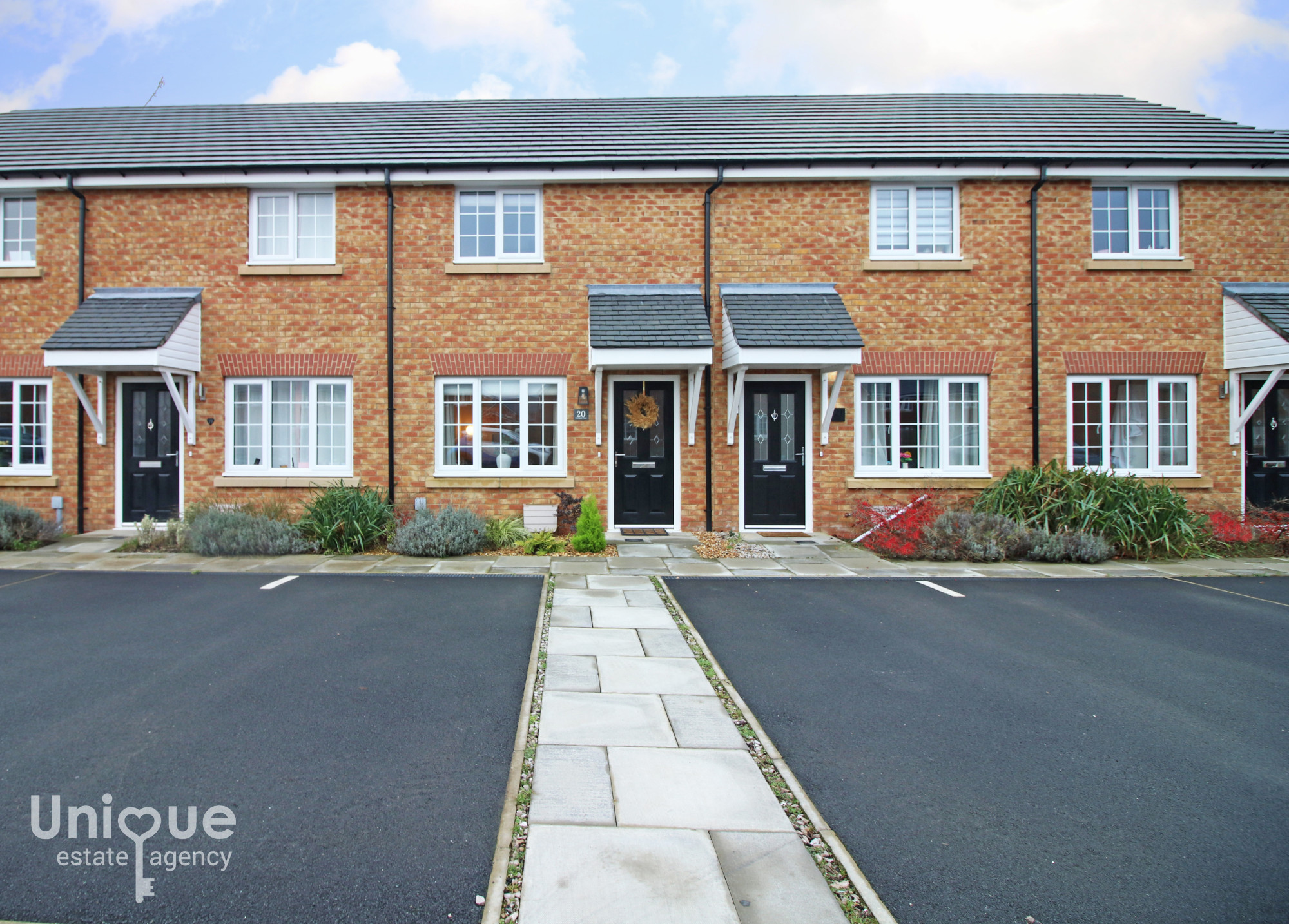 2 bedroom Terraced House Under Offer