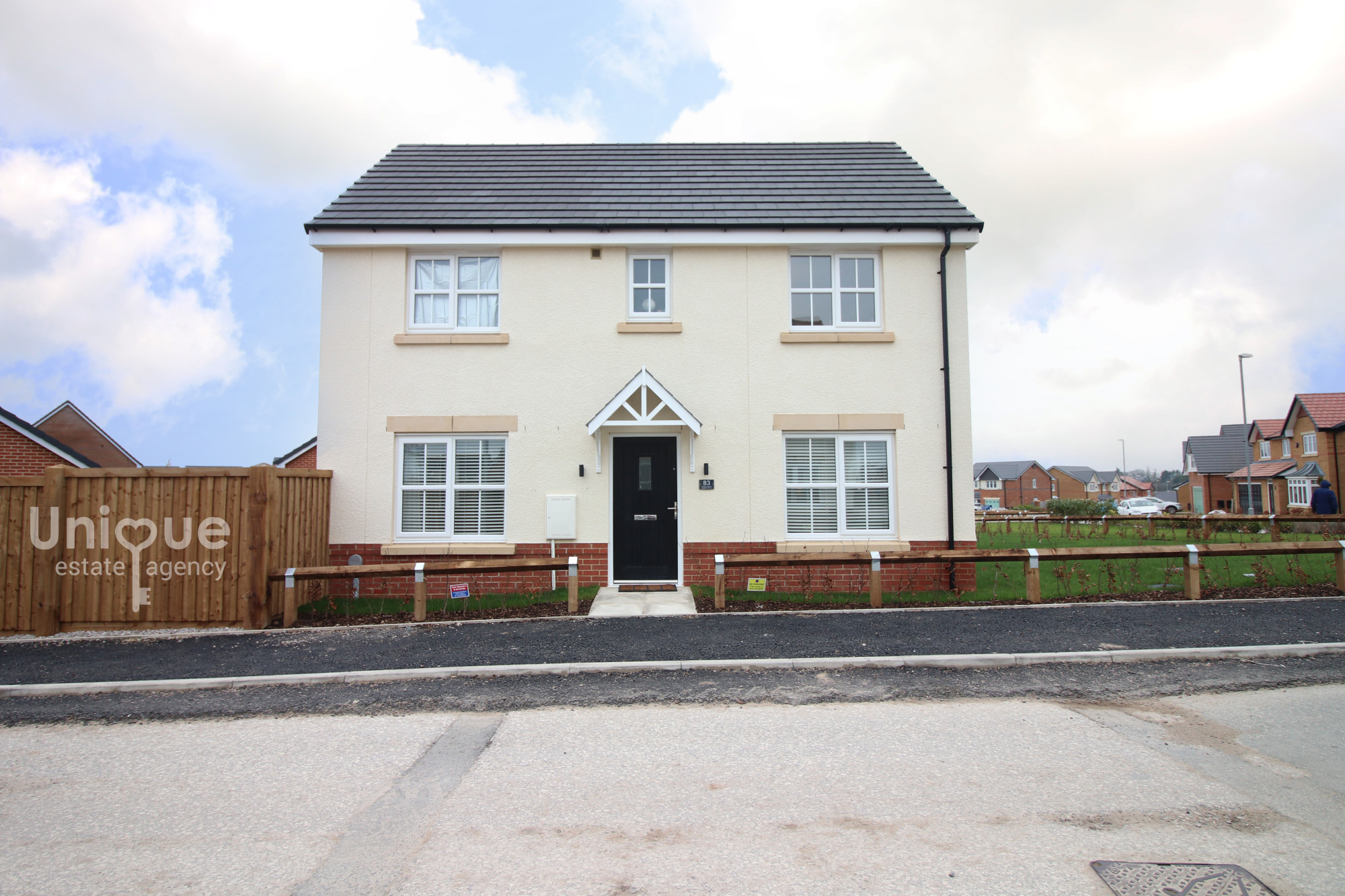 3 bedroom Detached house Under Offer