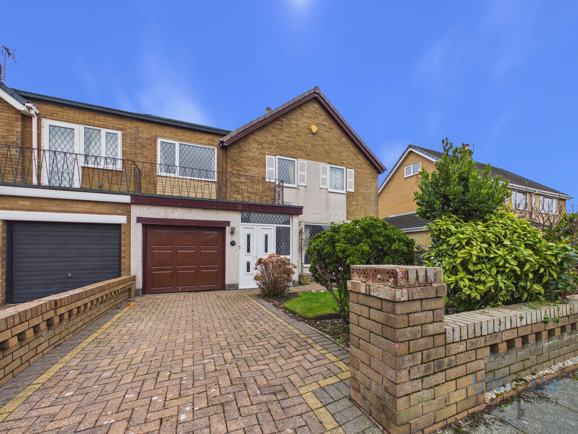 4 bedroom Semi-detached house Under Offer