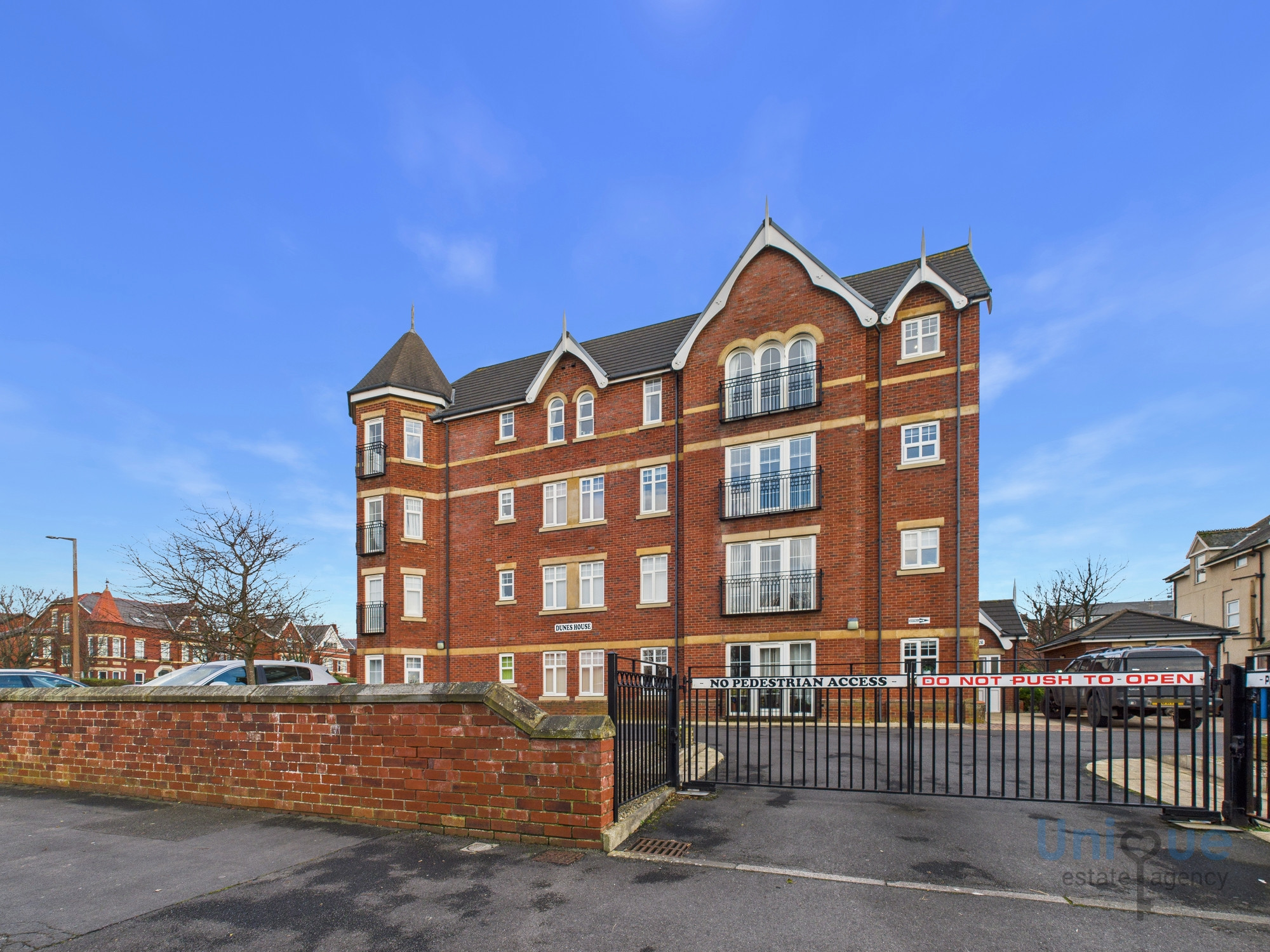 2 bedroom Flat share For Sale