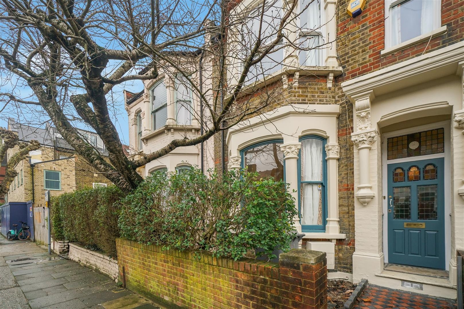 4 bedroom  Let