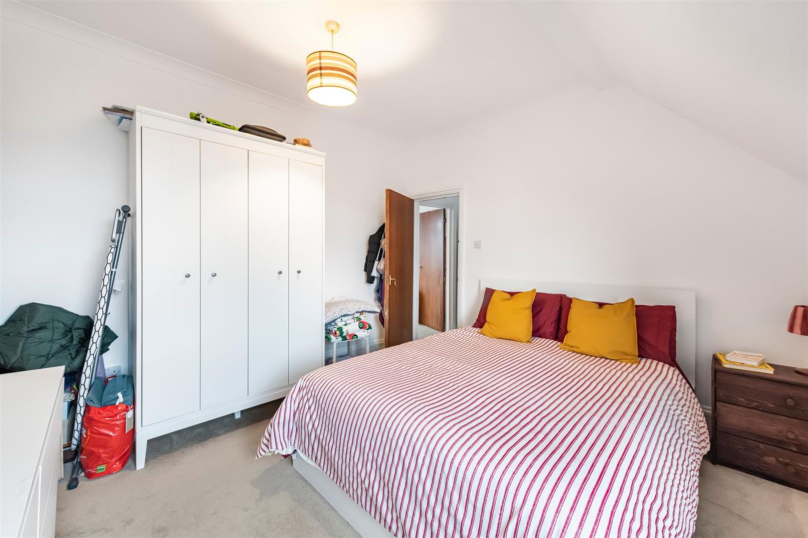 2 bedroom Flat Let