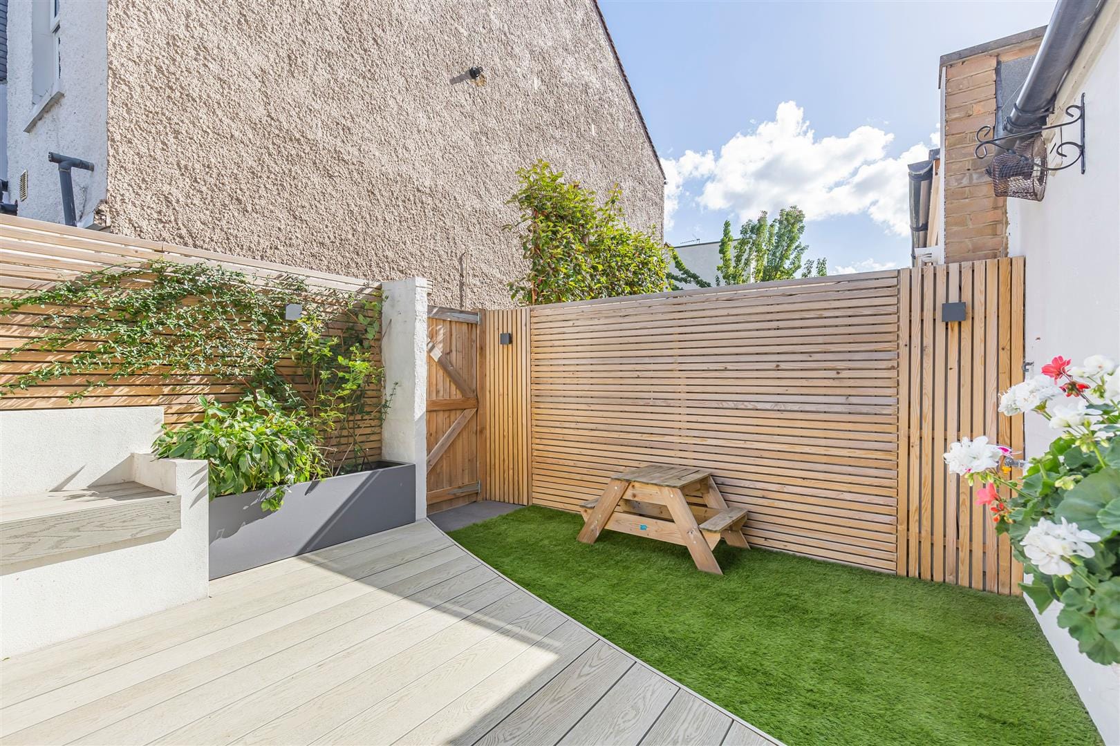 3 bedroom Terraced House Under Offer