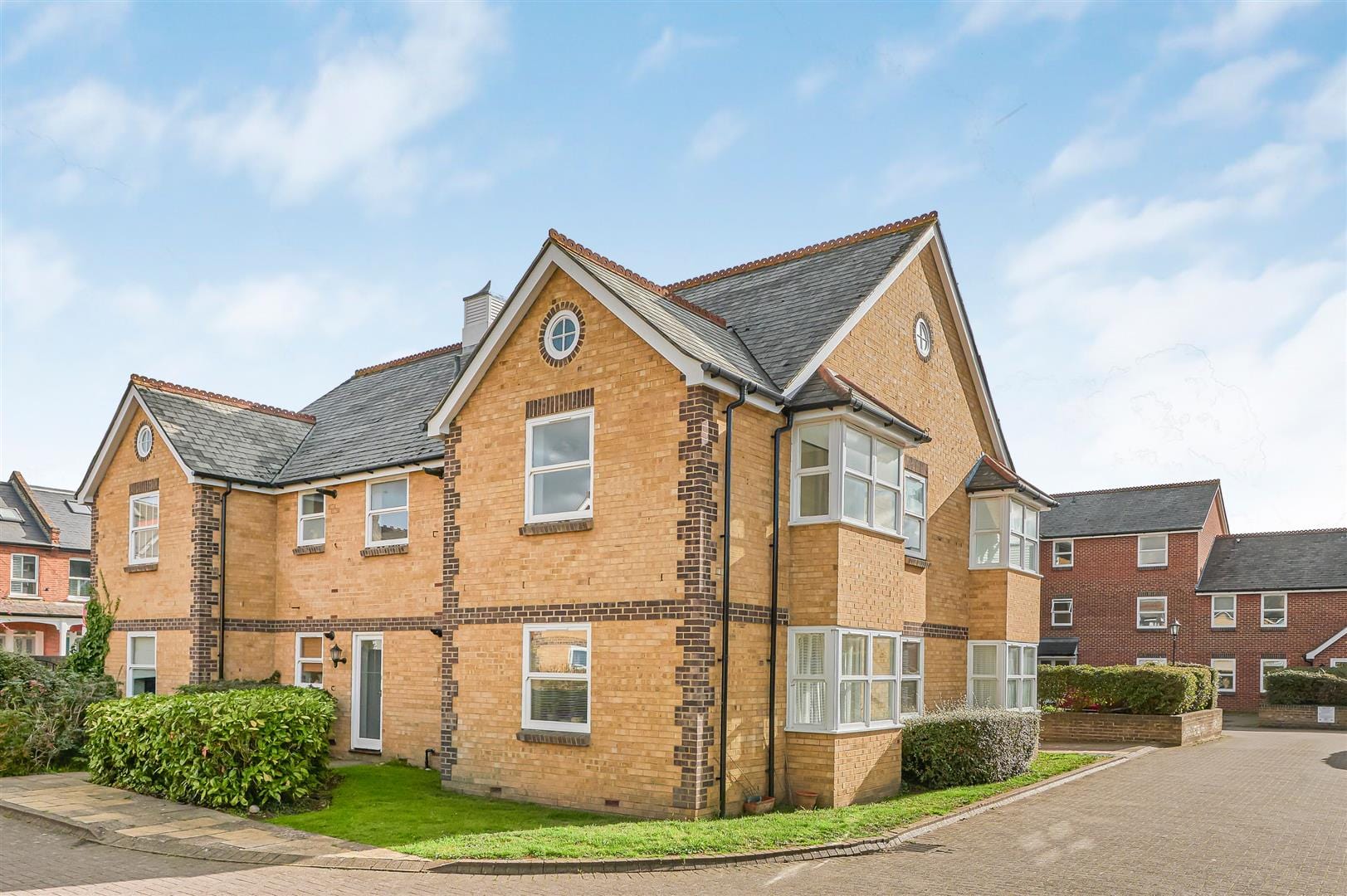 2 bedroom Flat Let