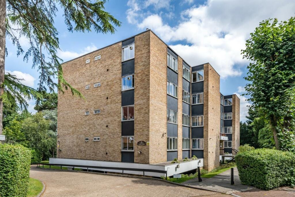  Flat For Sale