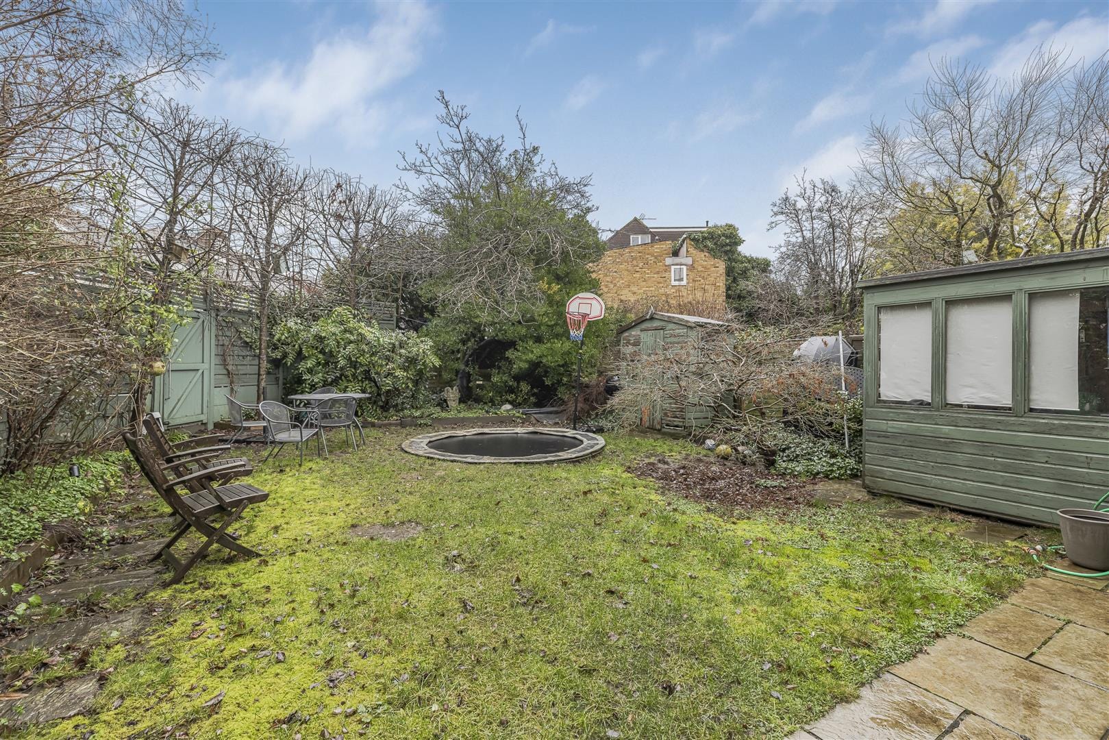 5 bedroom Detached house Under Offer