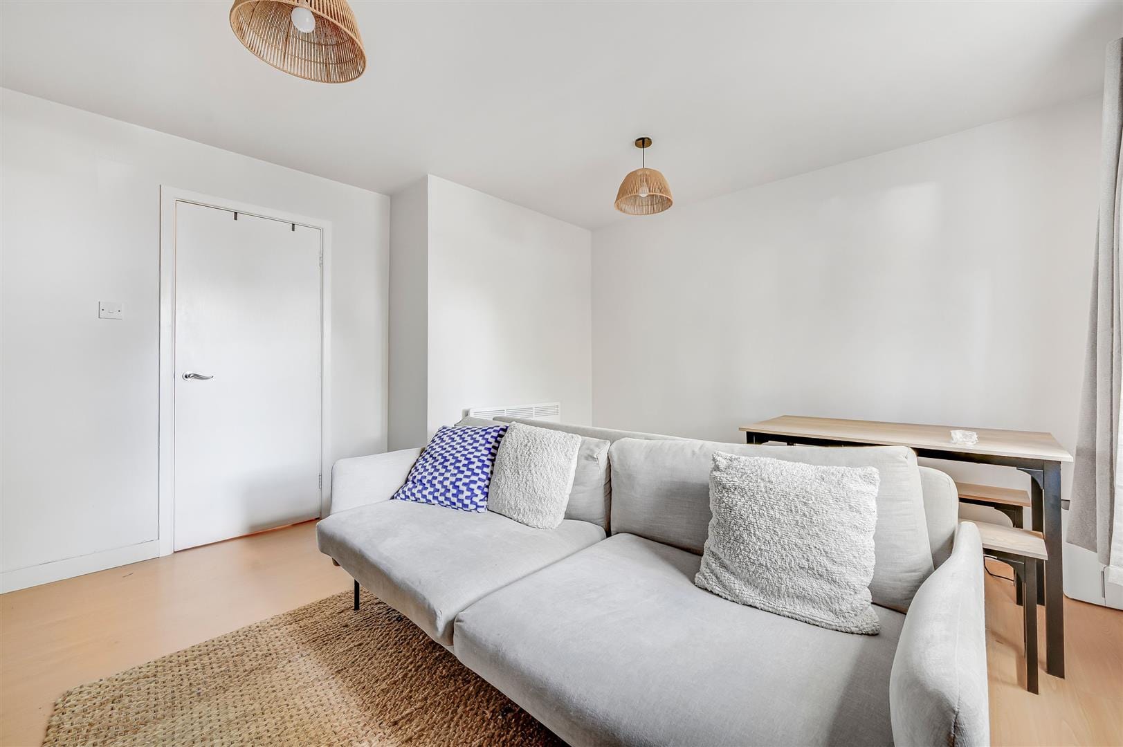 1 bedroom Flat Let