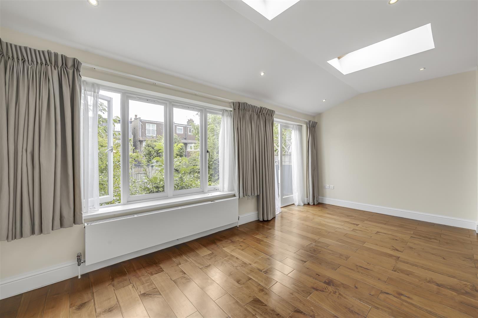 4 bedroom Terraced House Let