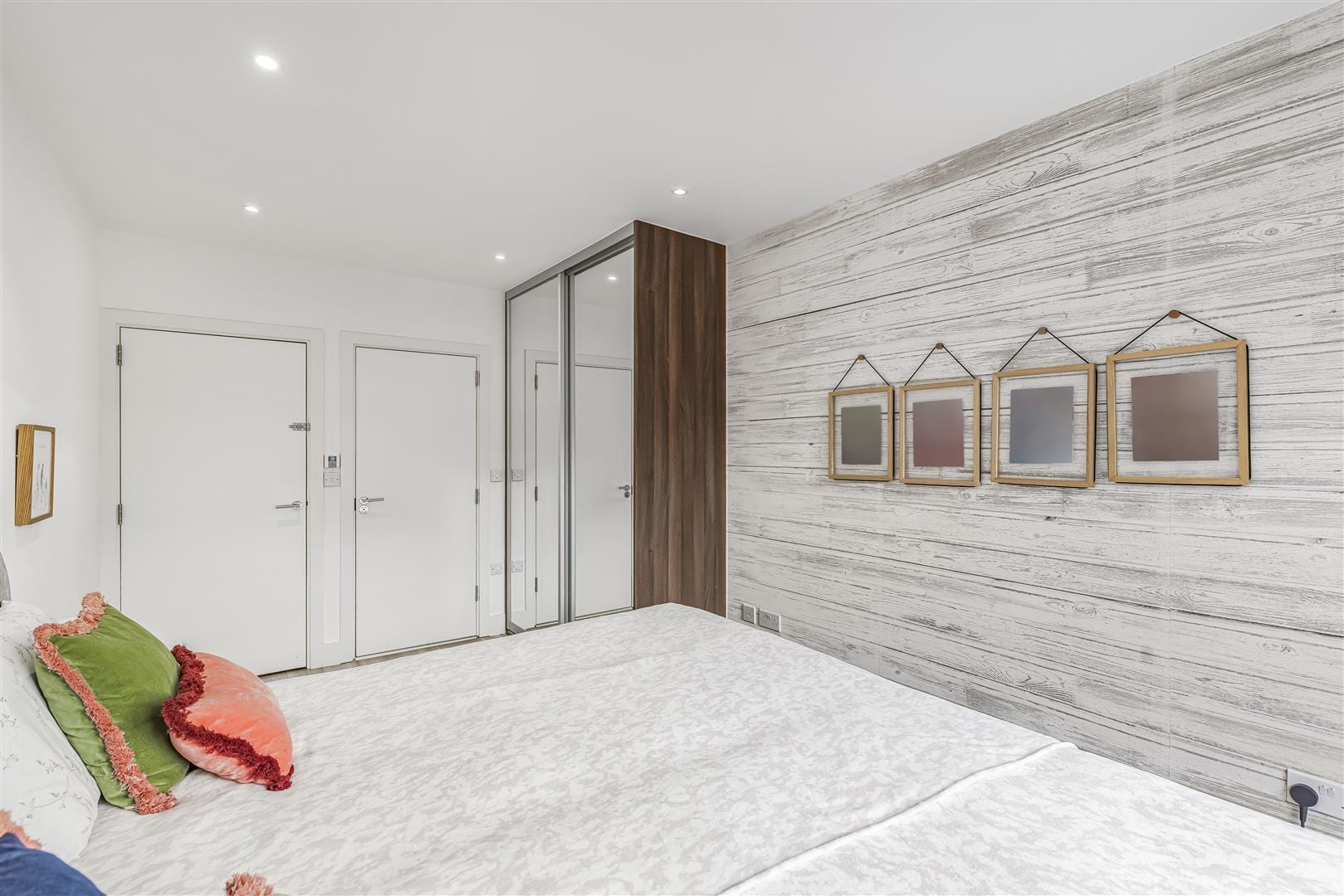 2 bedroom Flat Under Offer
