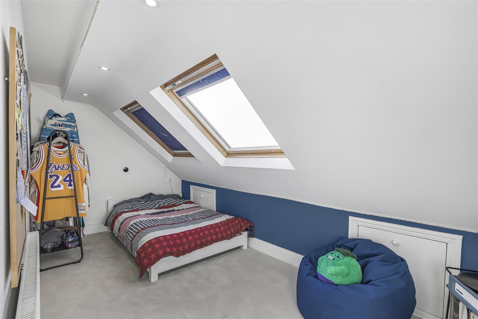5 bedroom Detached house Under Offer