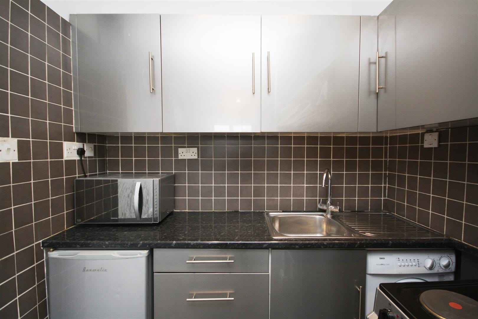 1 bedroom Flat Let