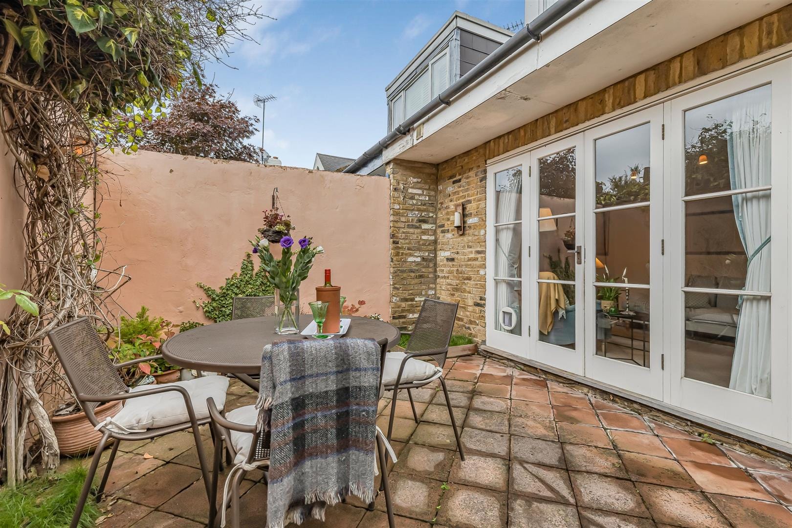 2 bedroom Terraced House Sold