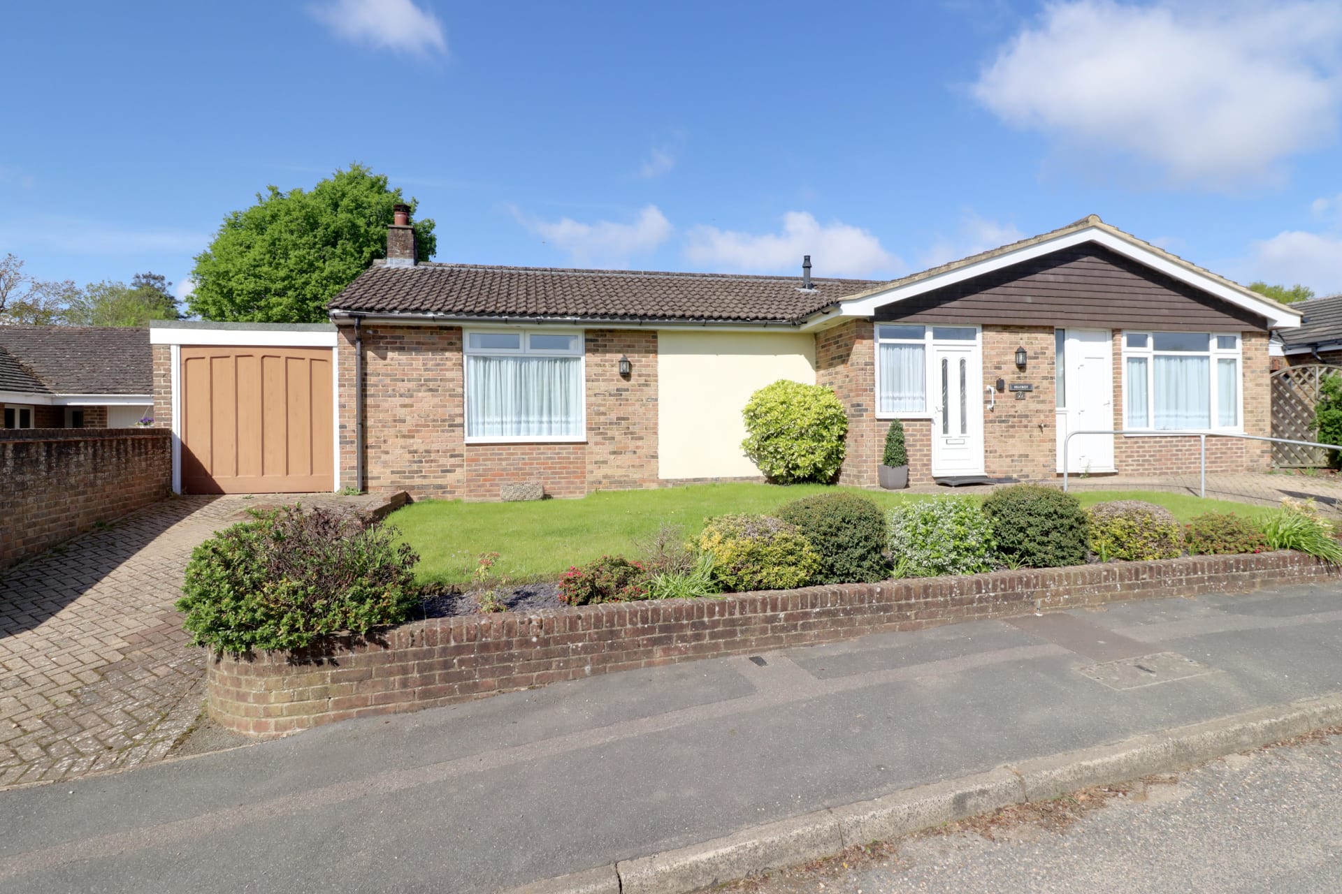 3 bedroom Bungalow Under Offer