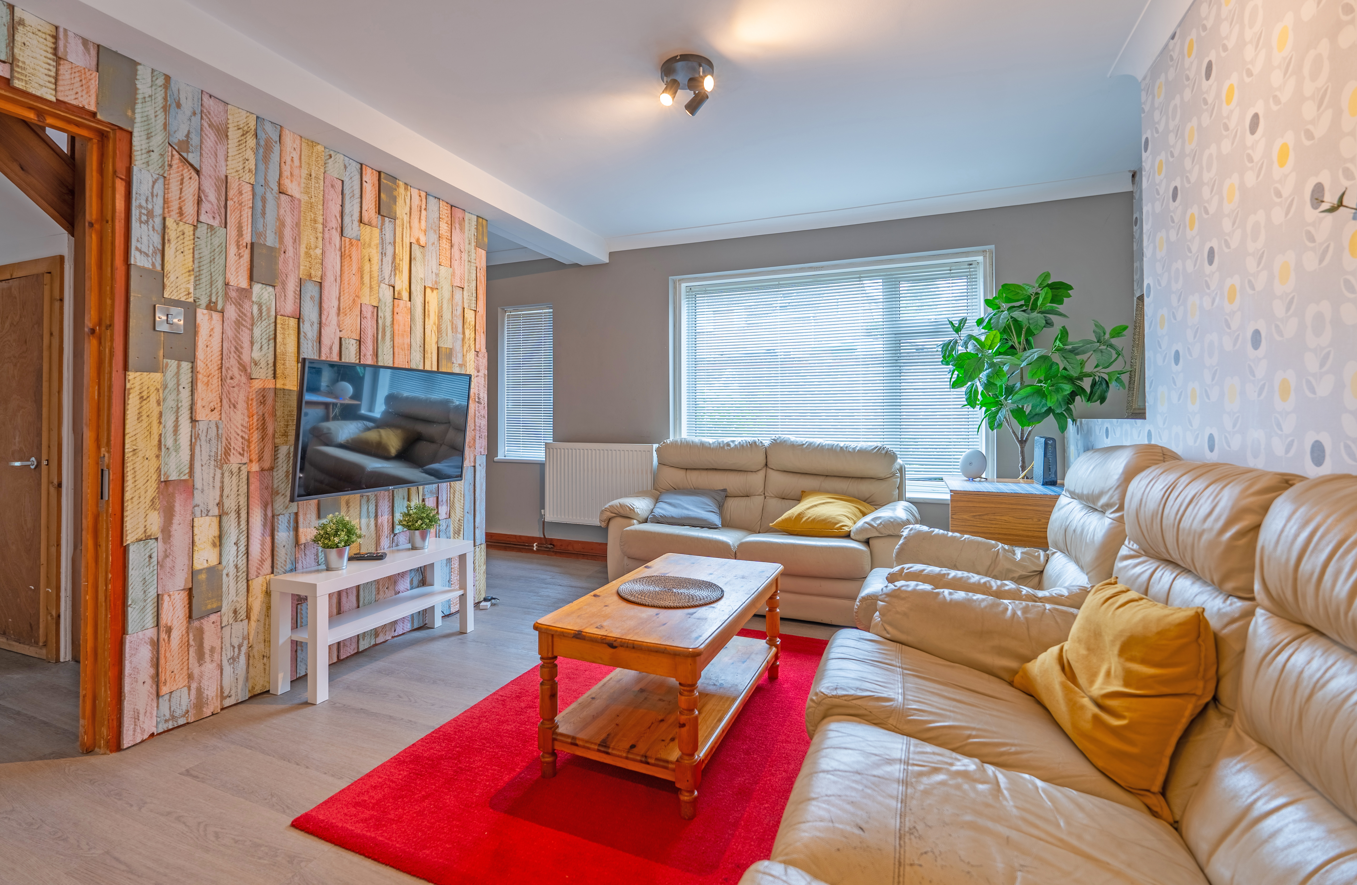 6 bedroom House (unspecified) To Let