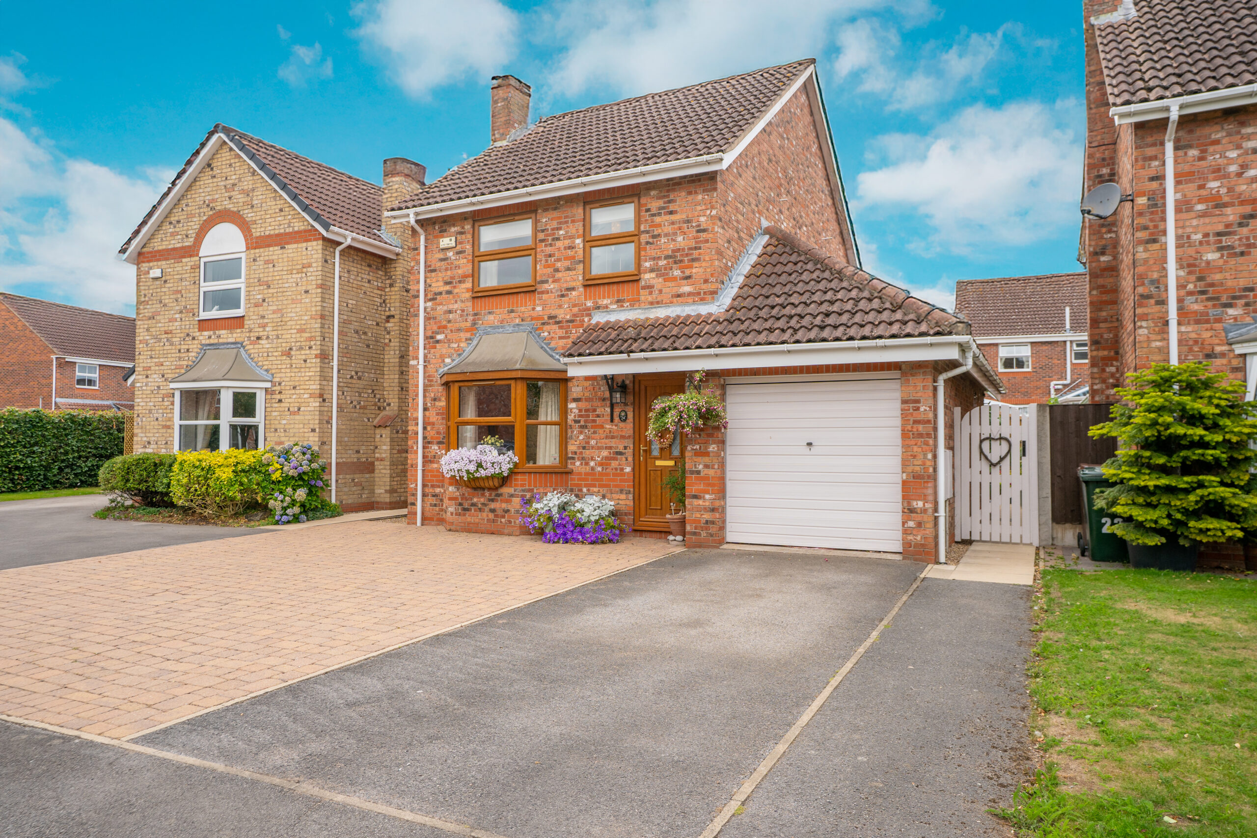 3 bedroom Detached house Under Offer