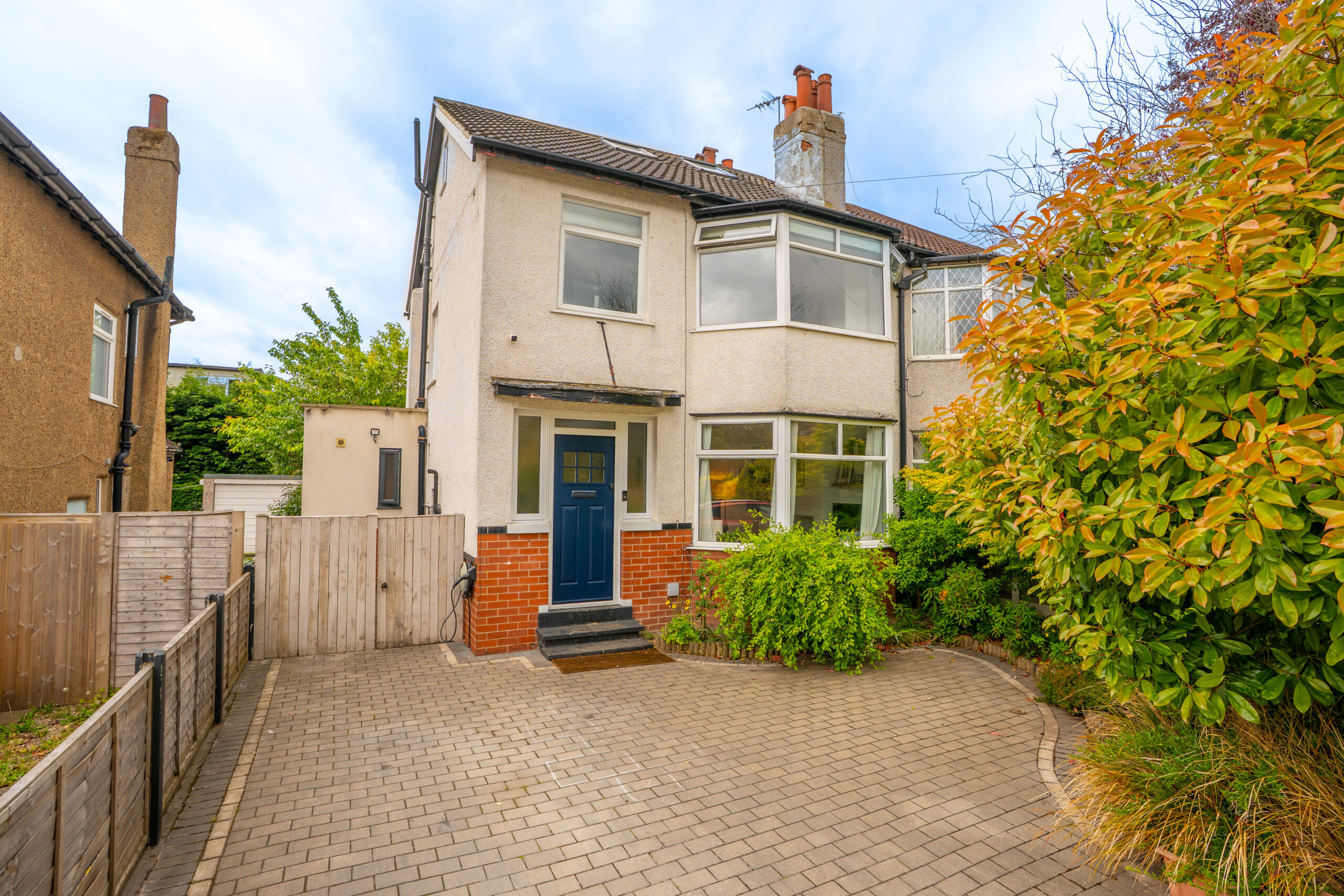 4 bedroom Semi-detached house Under Offer