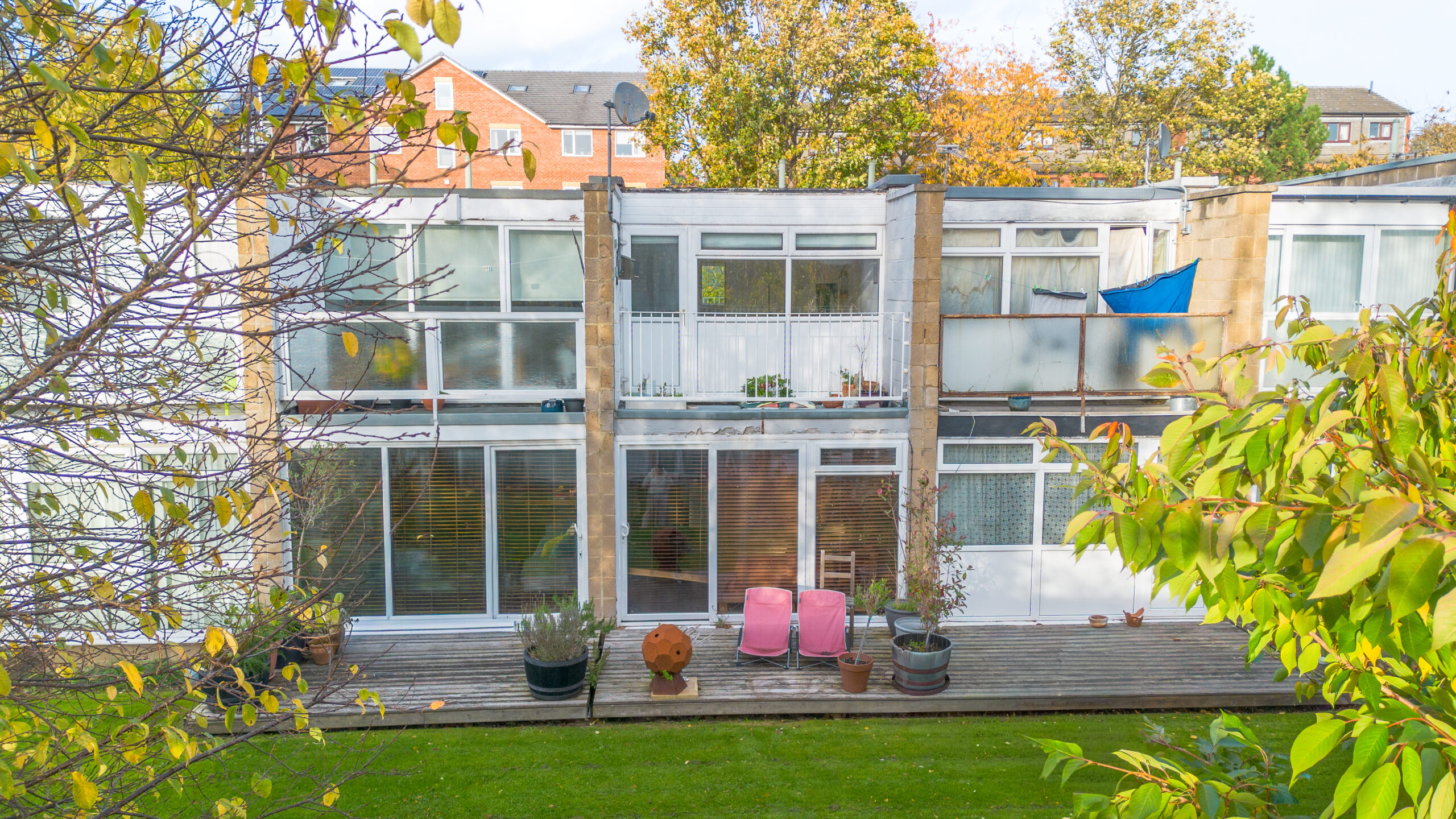 3 bedroom Terraced bungalow Under Offer