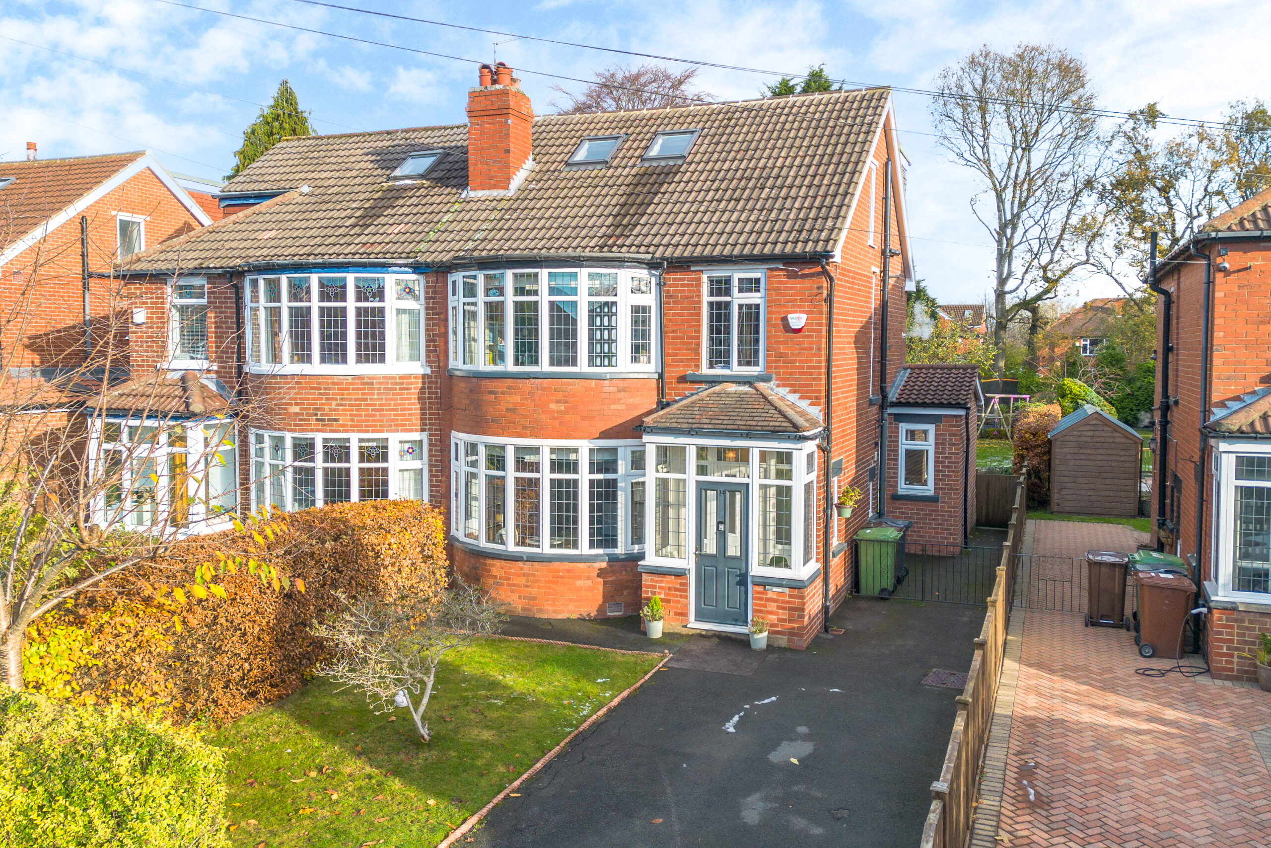 4 bedroom Semi-detached house Under Offer