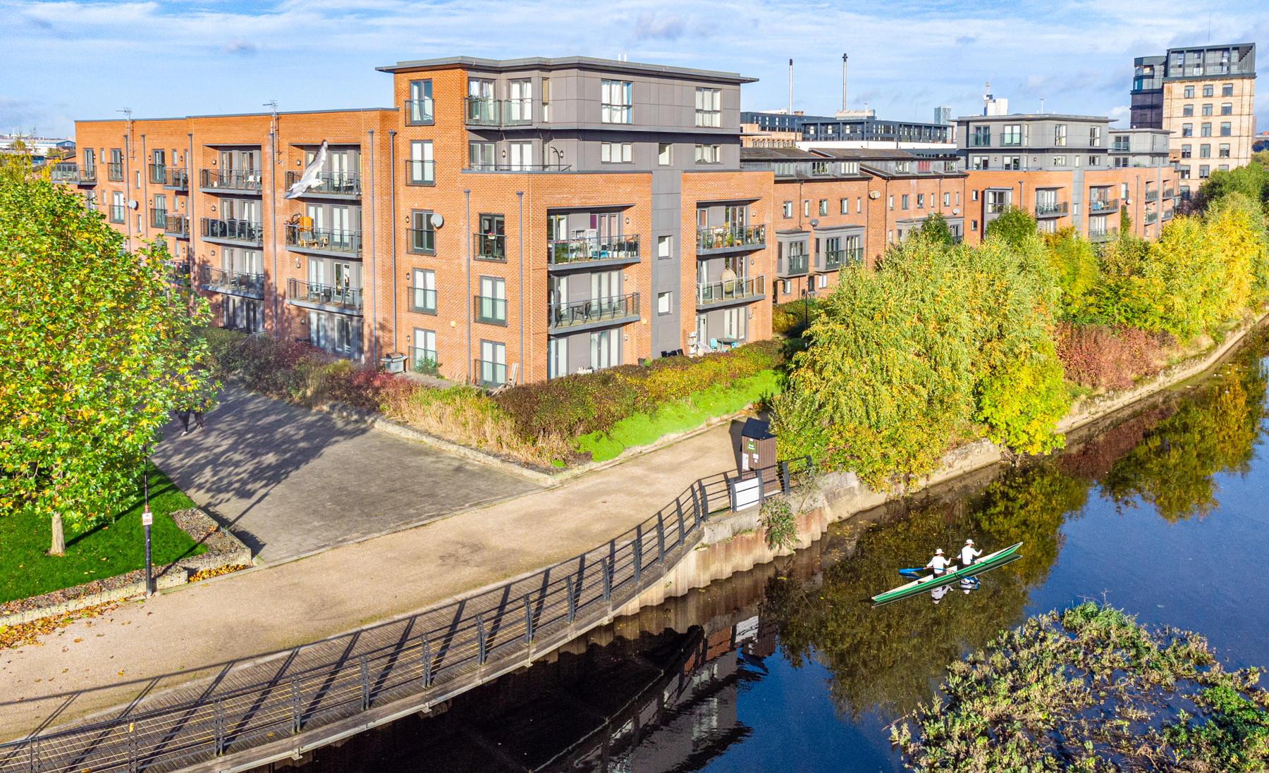 2 bedroom Flat For Sale