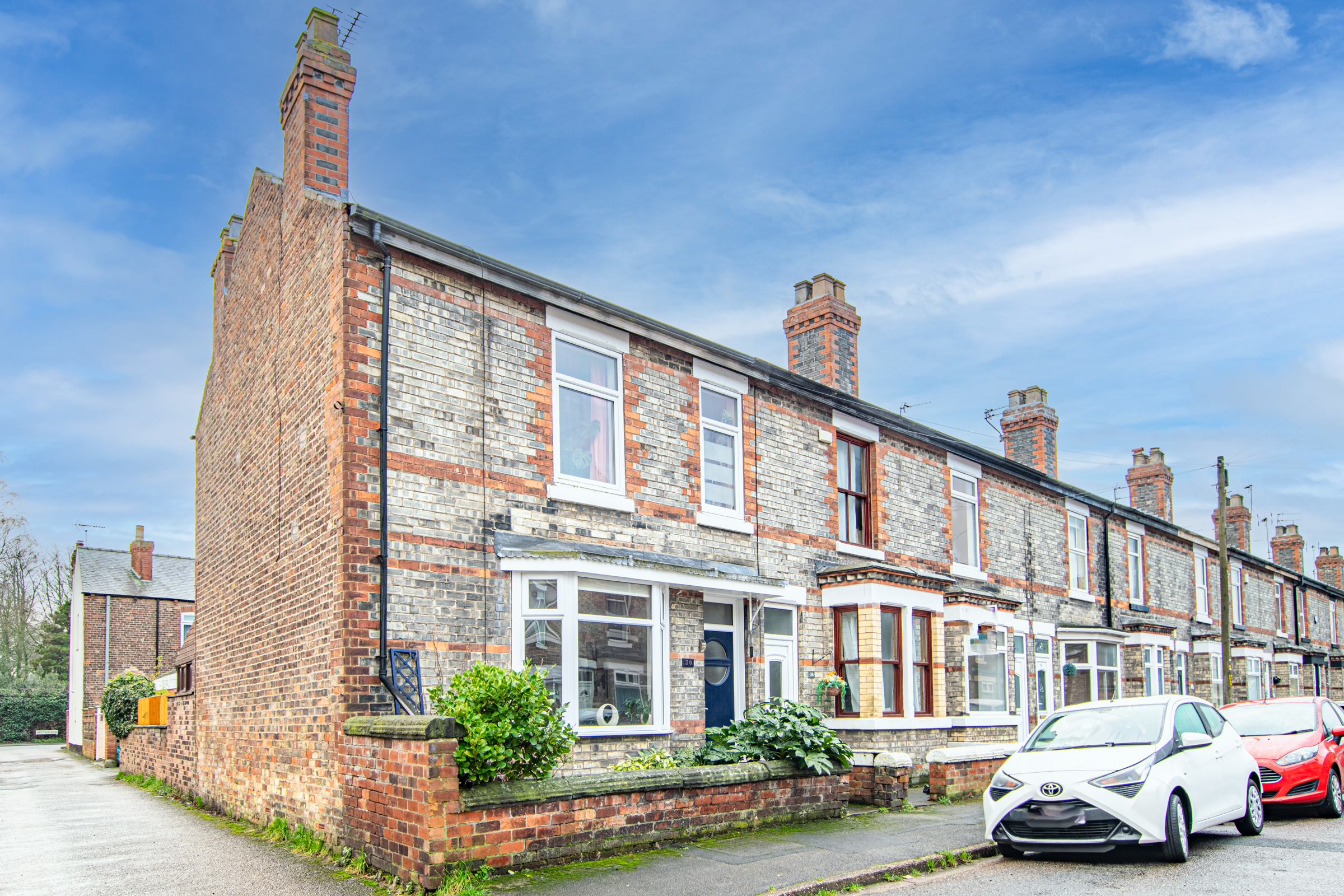 3 bedroom End of terrace house Under Offer