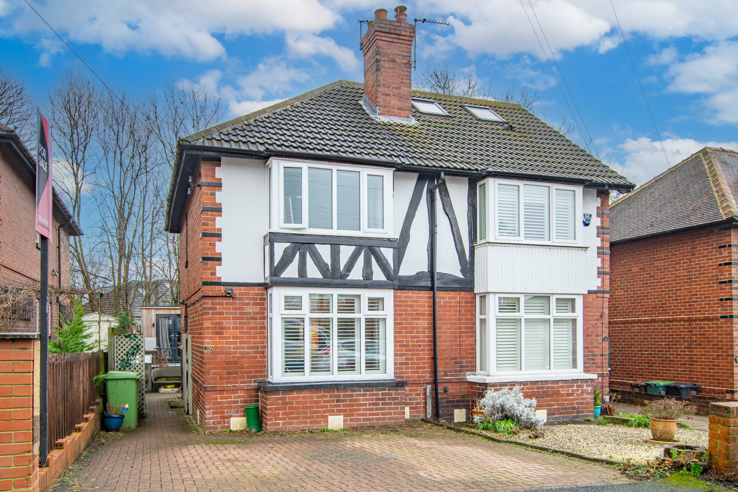 2 bedroom Semi-detached house Under Offer