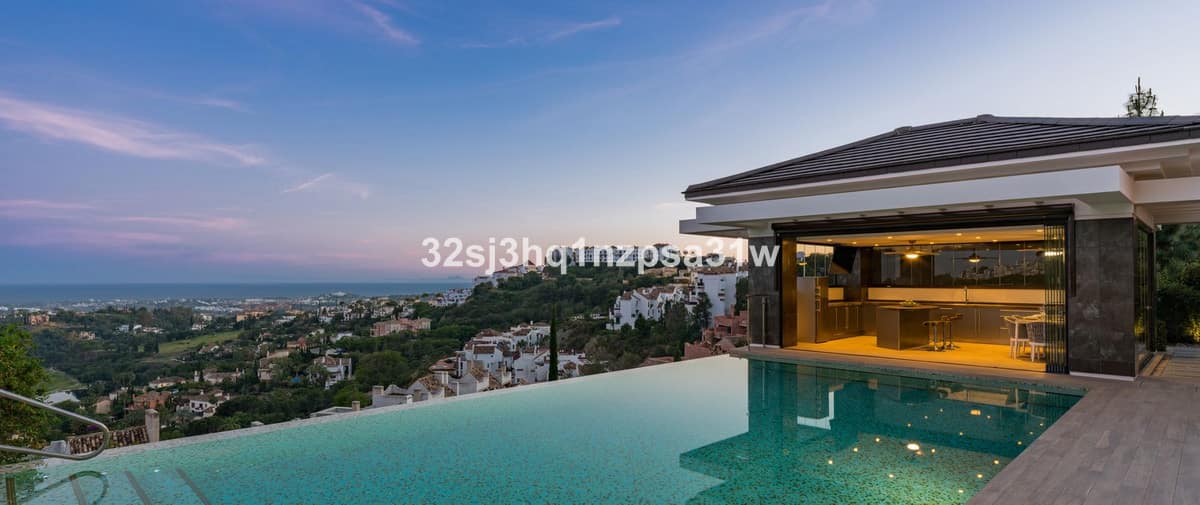 8 bedroom Villa For Sale