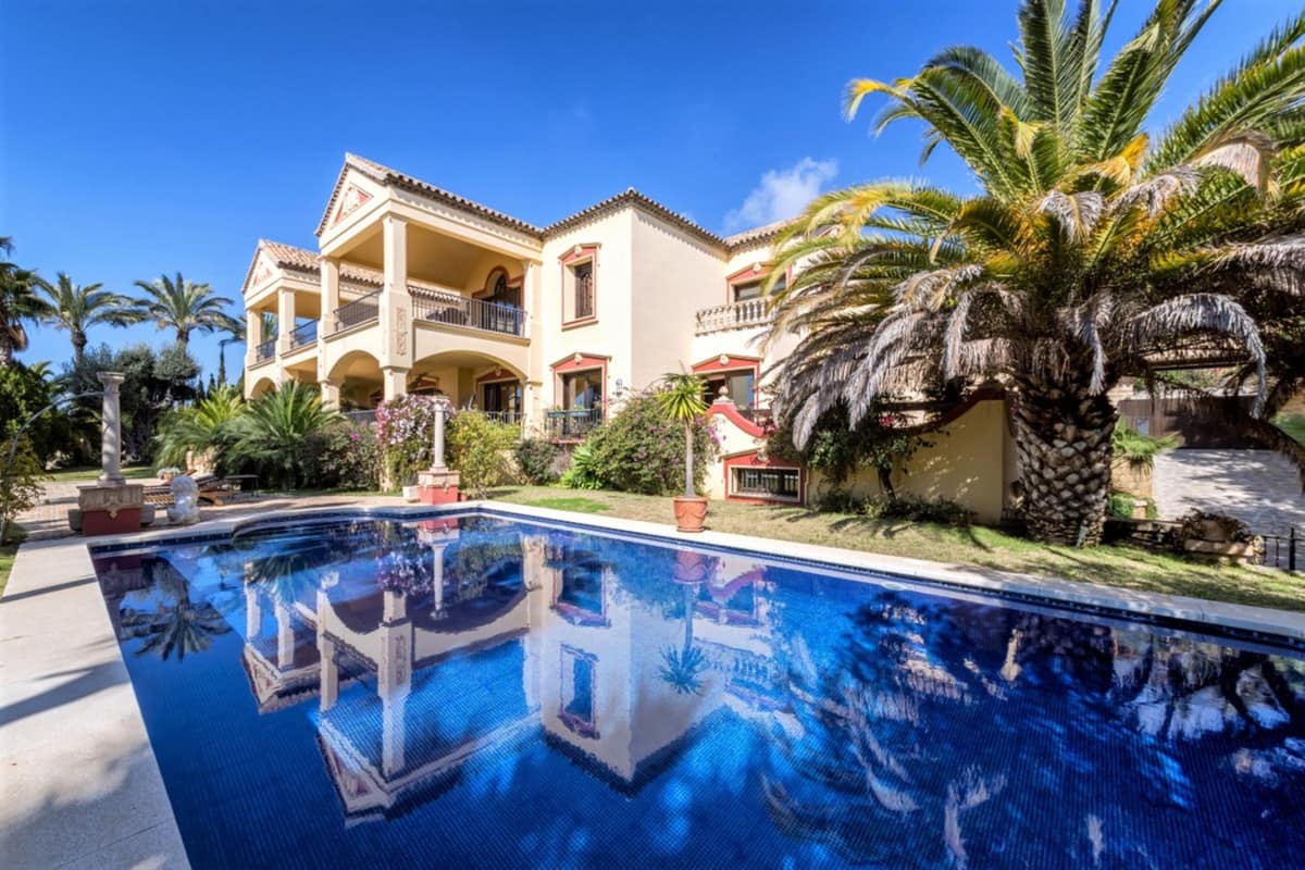 6 bedroom Villa For Sale