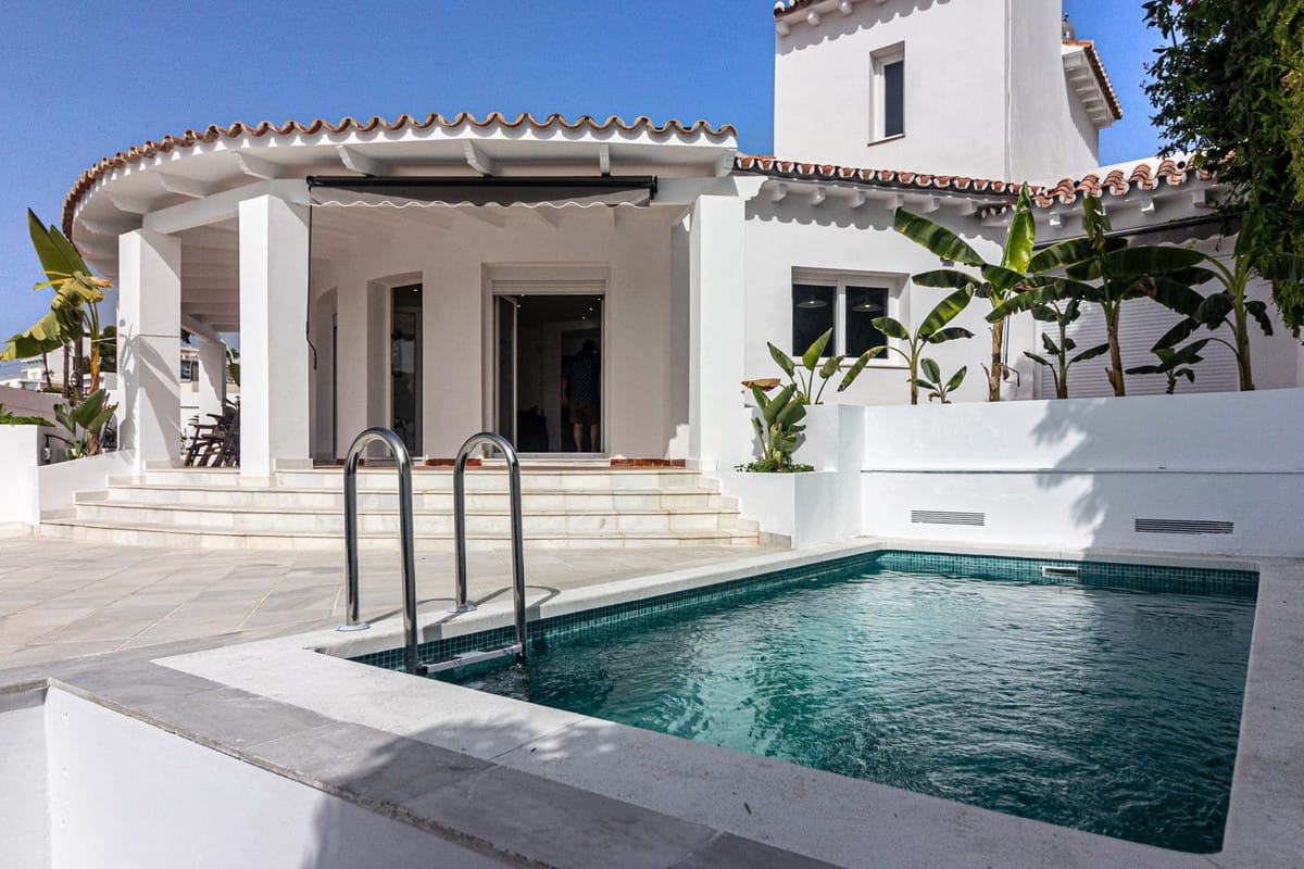 5 bedroom Villa For Sale