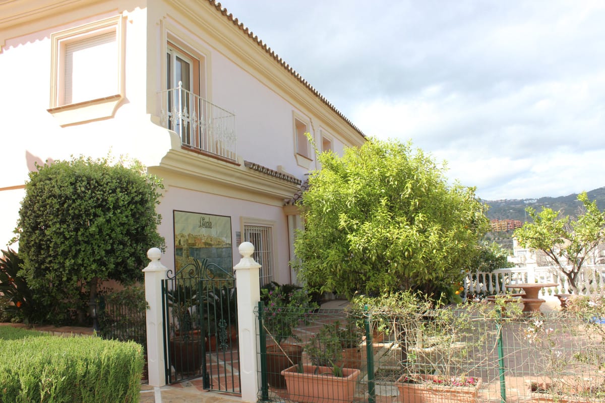 7 bedroom Villa For Sale