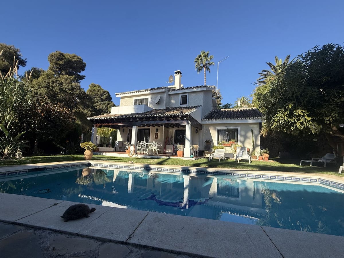 4 bedroom Villa For Sale