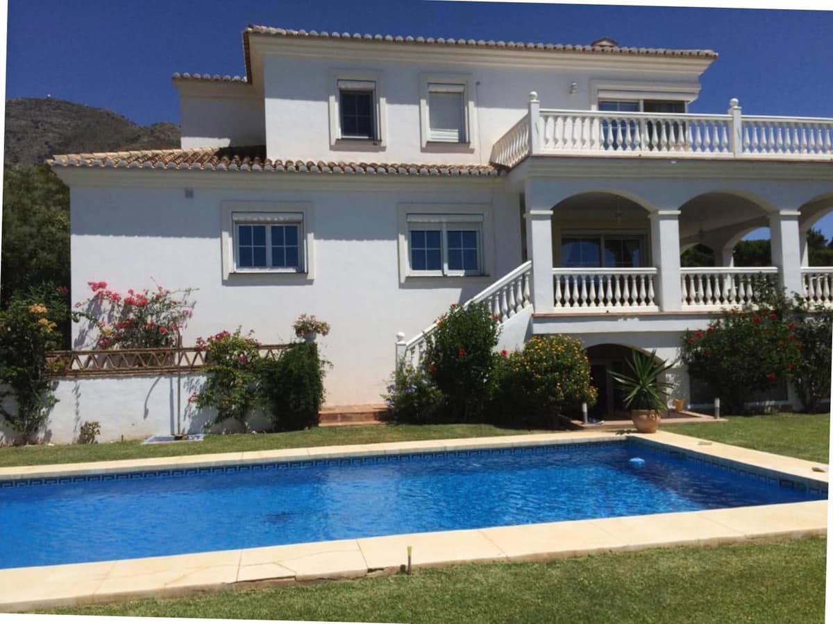 4 bedroom Villa For Sale