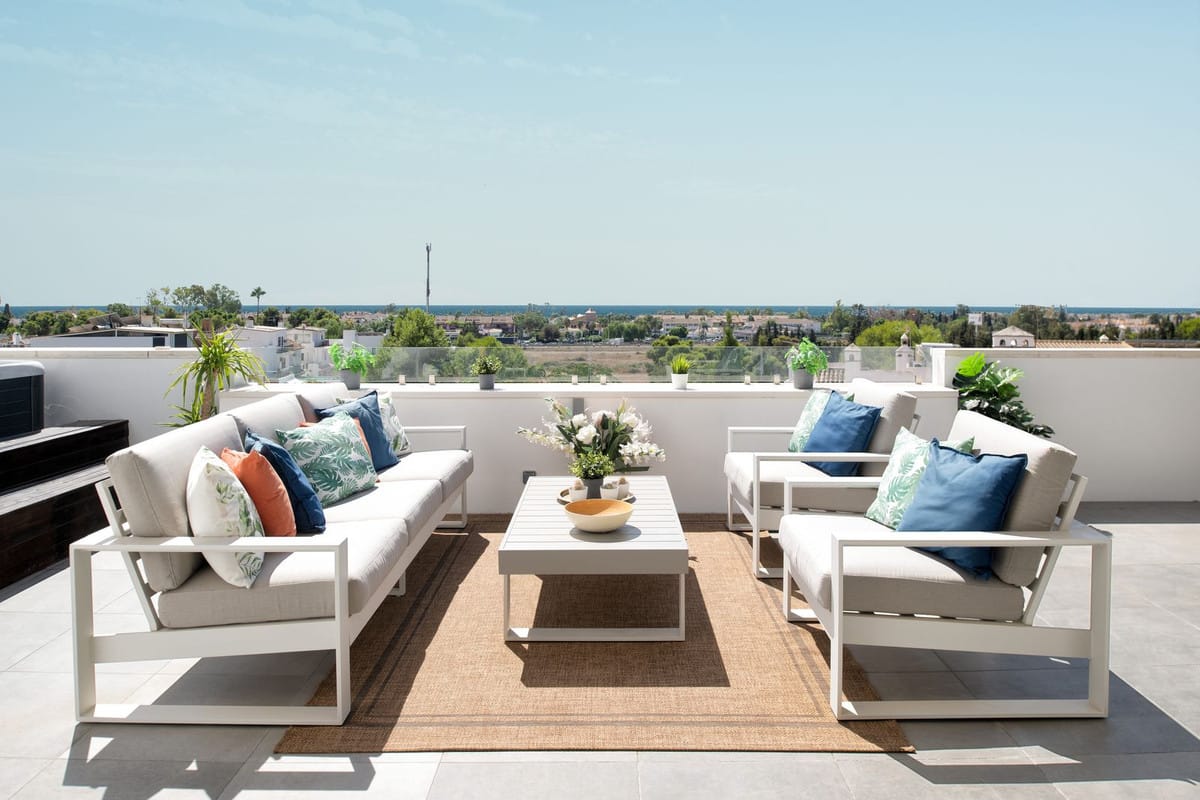 3 bedroom Apartment For Sale