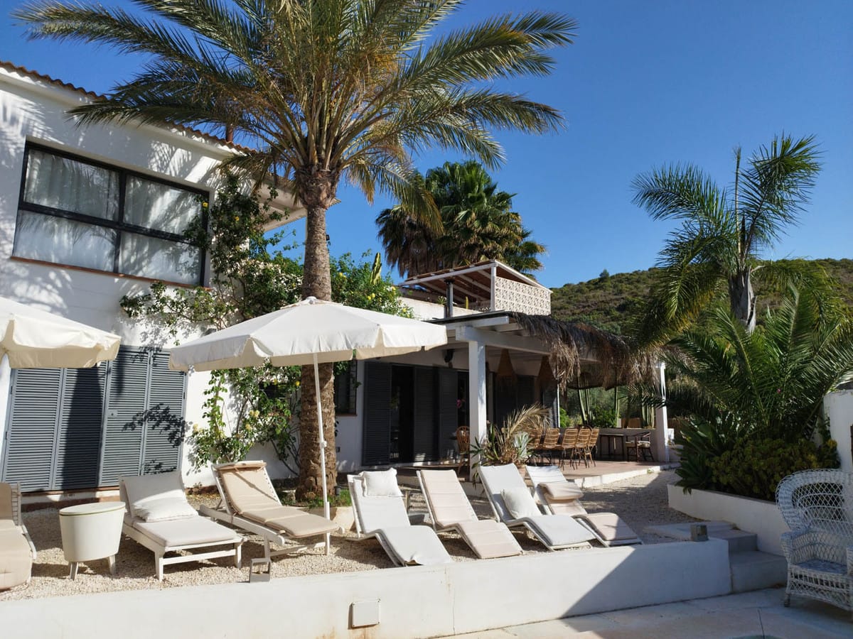 1 Villa For Sale