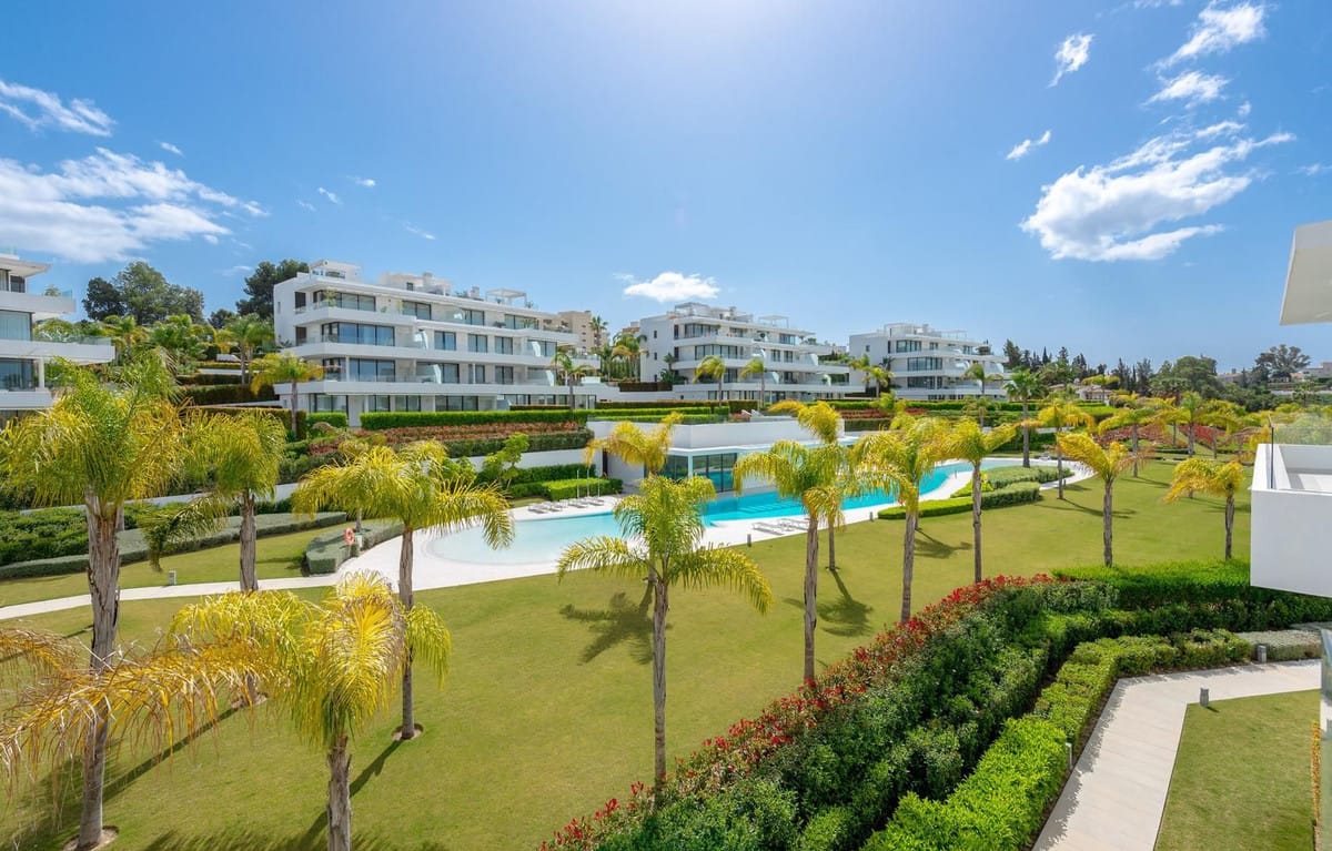 3 bedroom Apartment For Sale