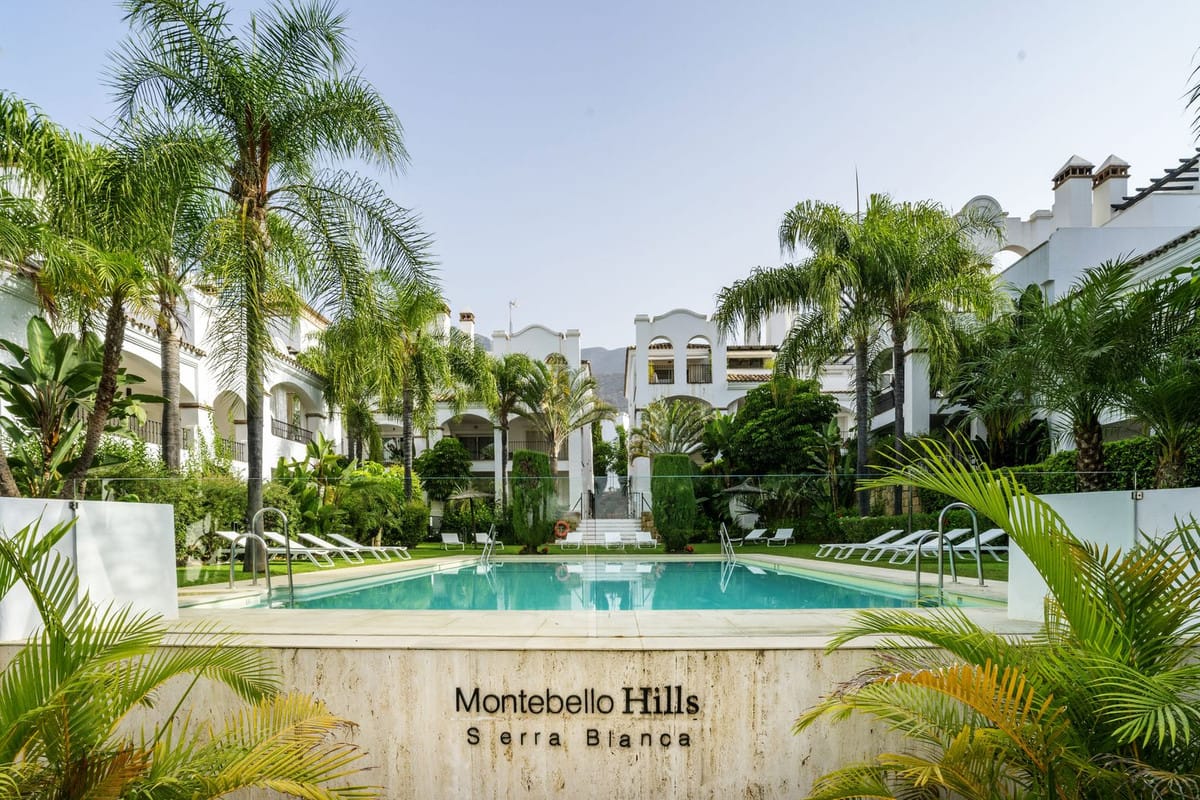 3 bedroom Apartment For Sale