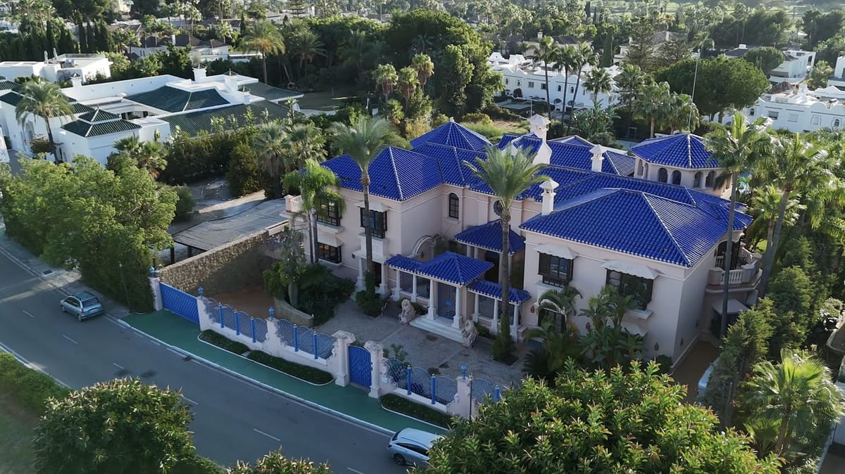 6 bedroom Villa For Sale