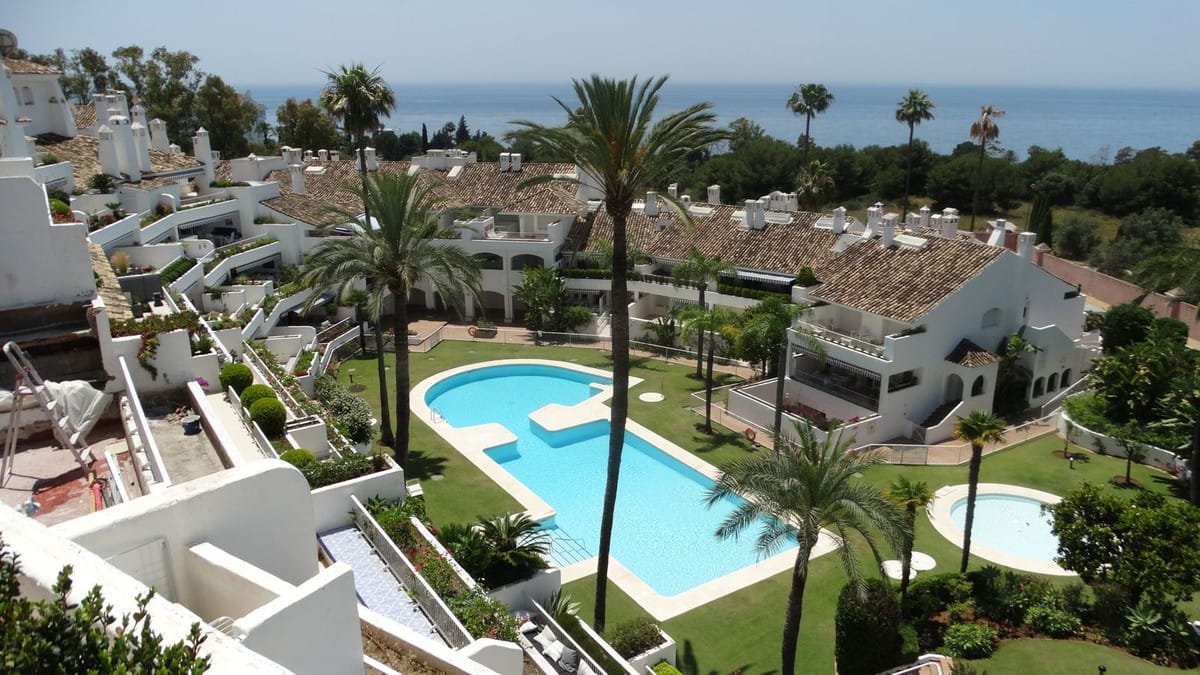 3 bedroom Apartment For Sale