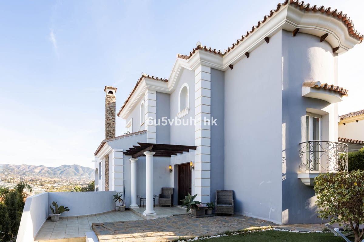 6 bedroom Villa For Sale