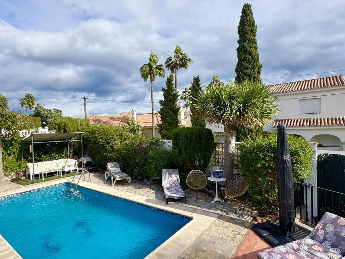 4 bedroom Villa For Sale